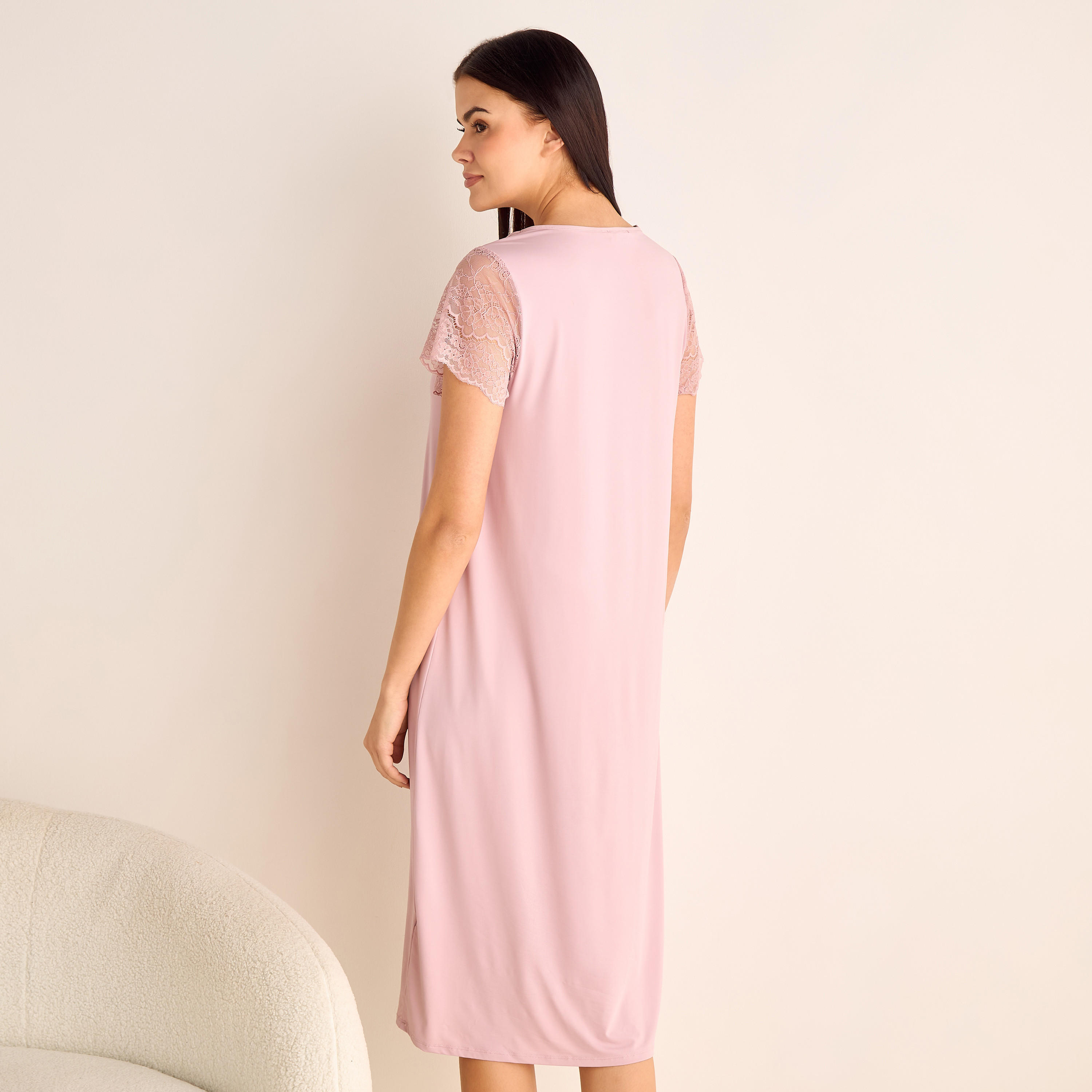 قميص نوم دانتيل بأكمام قصيرة وياقة V-women-clothing-nightwear-nighties-image-3