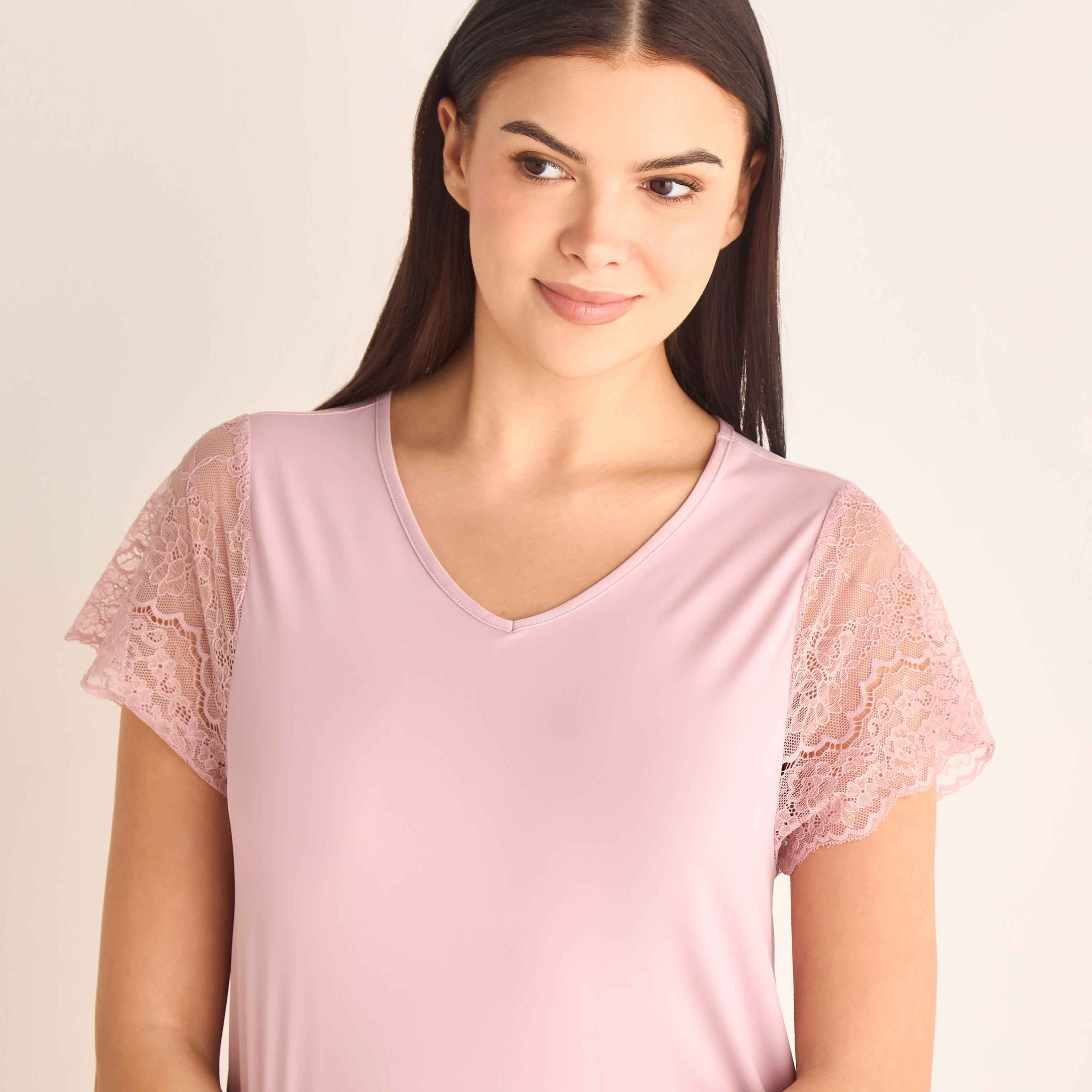 قميص نوم دانتيل بأكمام قصيرة وياقة V-women-clothing-nightwear-nighties-image-4