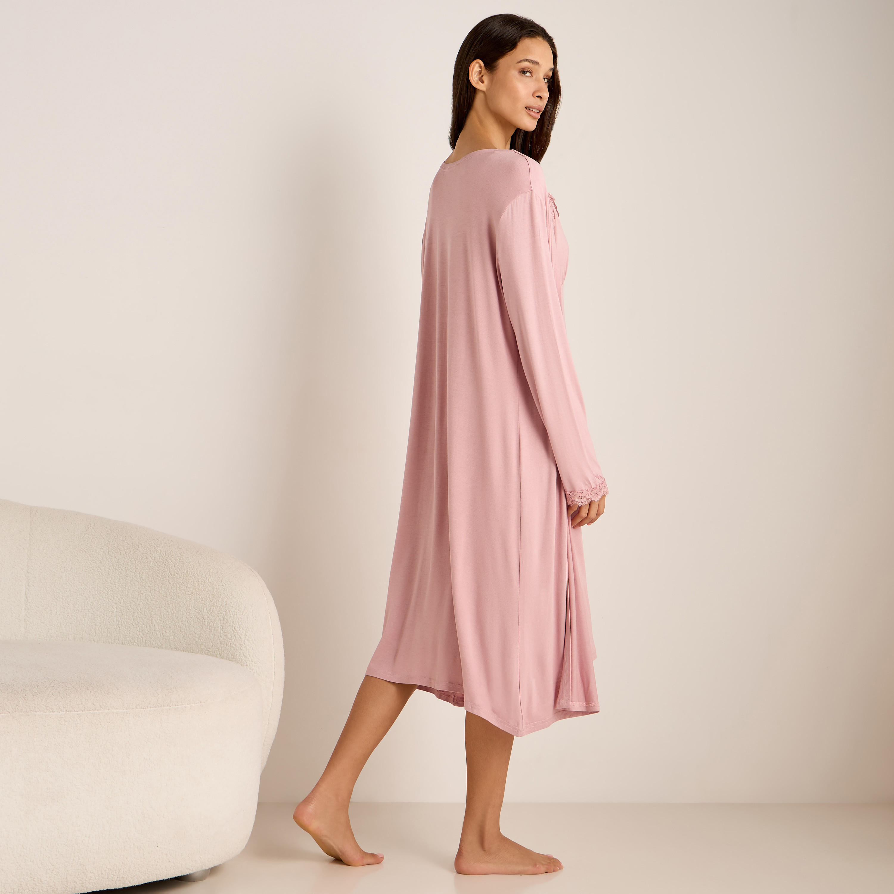 طقم فستان نوم وروب بتفاصيل دانتيل-women-clothing-nightwear-robes-image-3