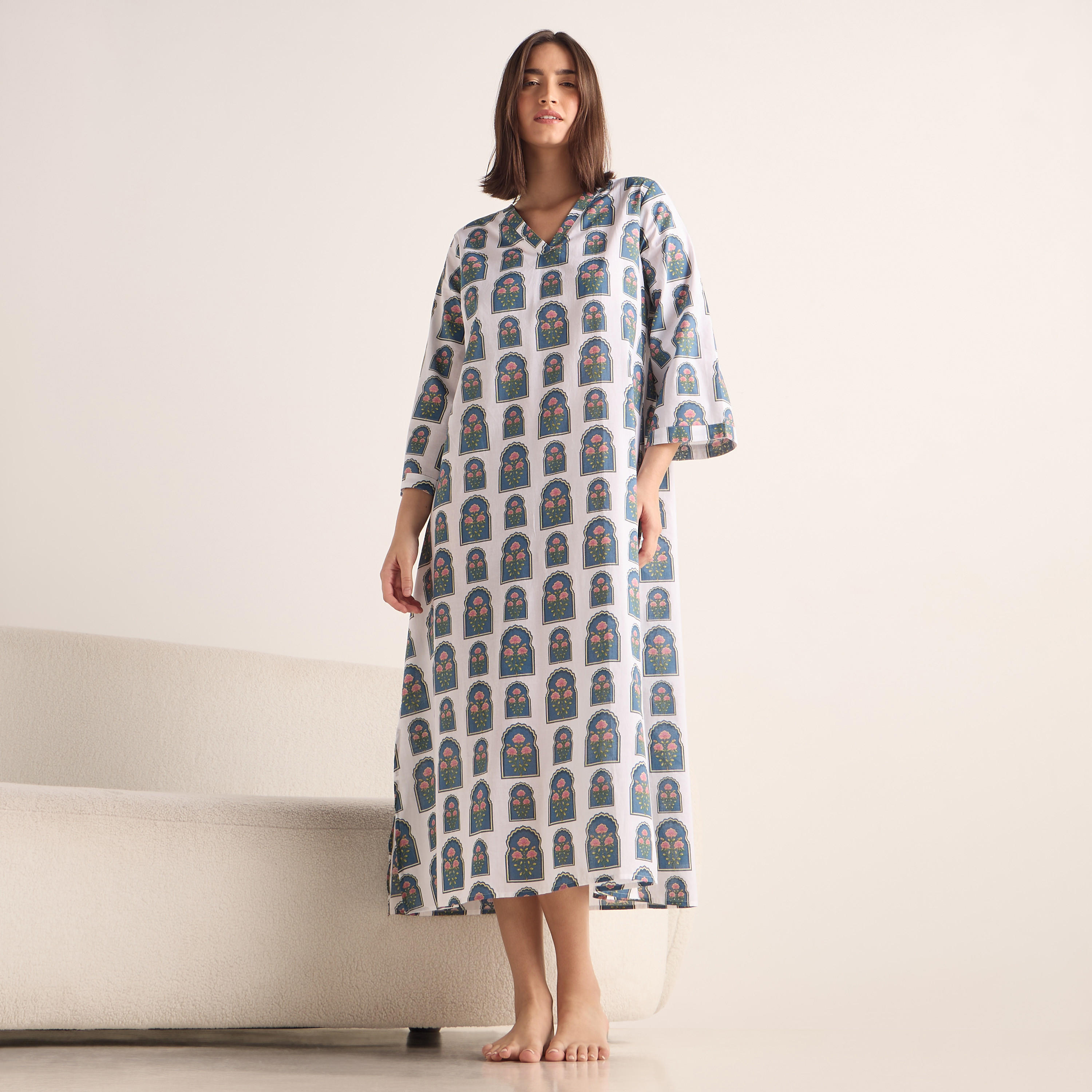 قميص نوم بياقة V وأكمام 3/4 وطبعات-women-clothing-nightwear-nighties-image-1