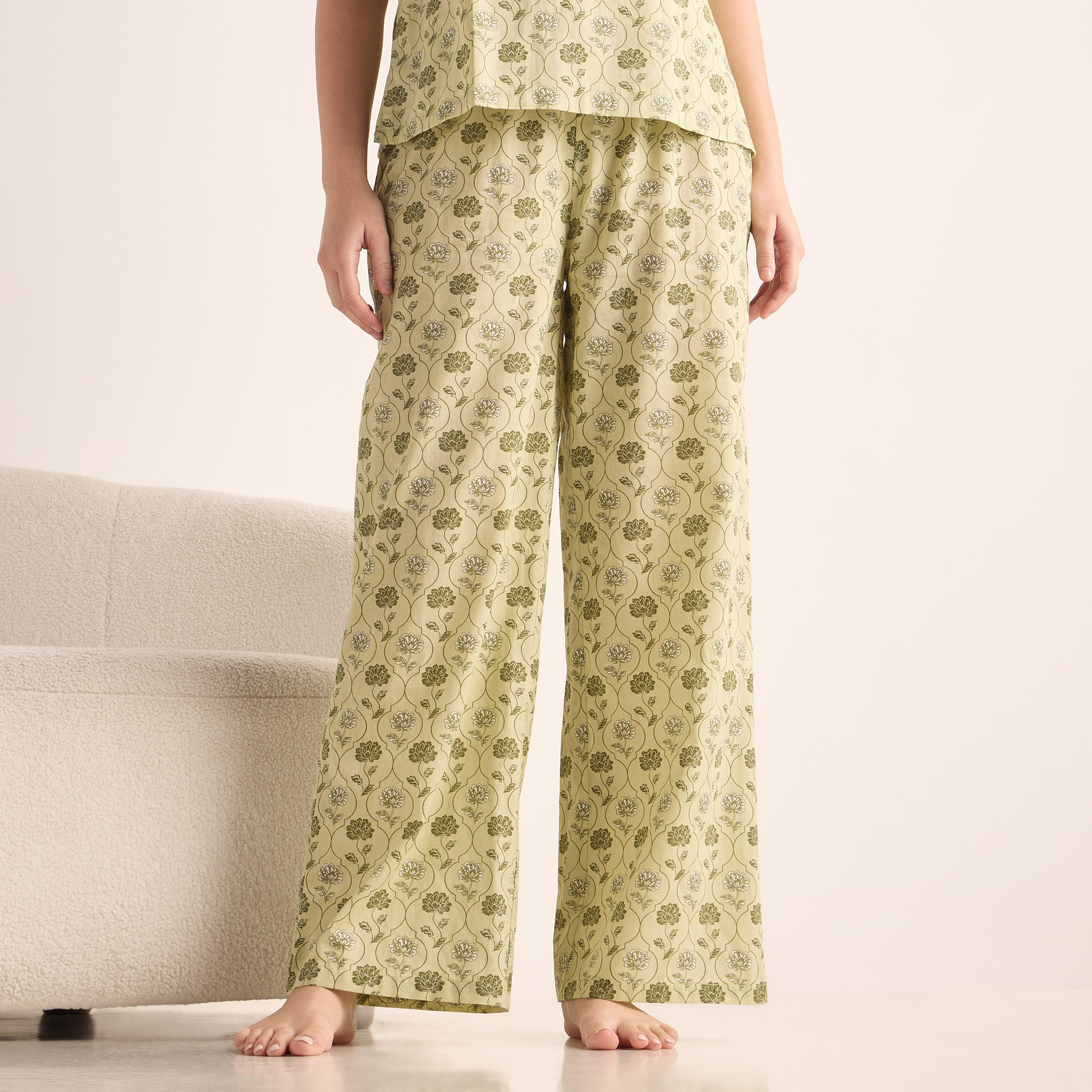 طقم بنطلون بيجاما وبلوزة قطن بأكمام كشكش وطبعات-women-clothing-nightwear-pyjamas-longsets-image-4