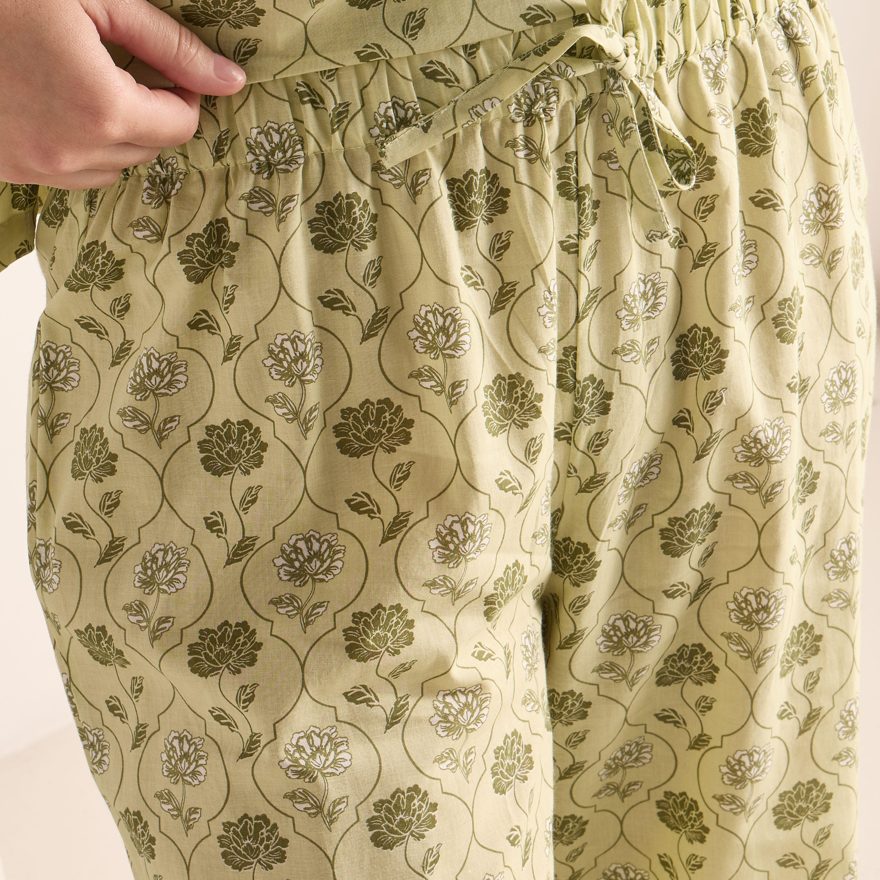 طقم بنطلون بيجاما وبلوزة قطن بأكمام كشكش وطبعات-women-clothing-nightwear-pyjamas-longsets-image-6