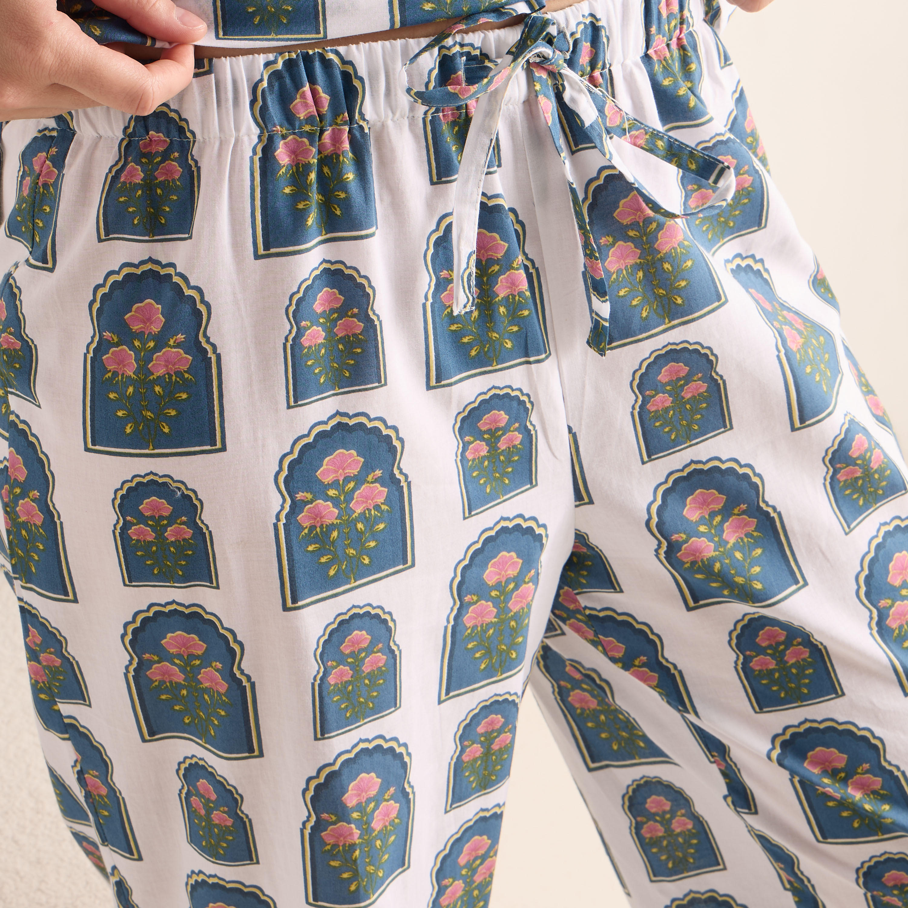 طقم بنطلون بيجاما وبلوزة قطن بأكمام كشكش وطبعات-women-clothing-nightwear-pyjamas-longsets-image-18