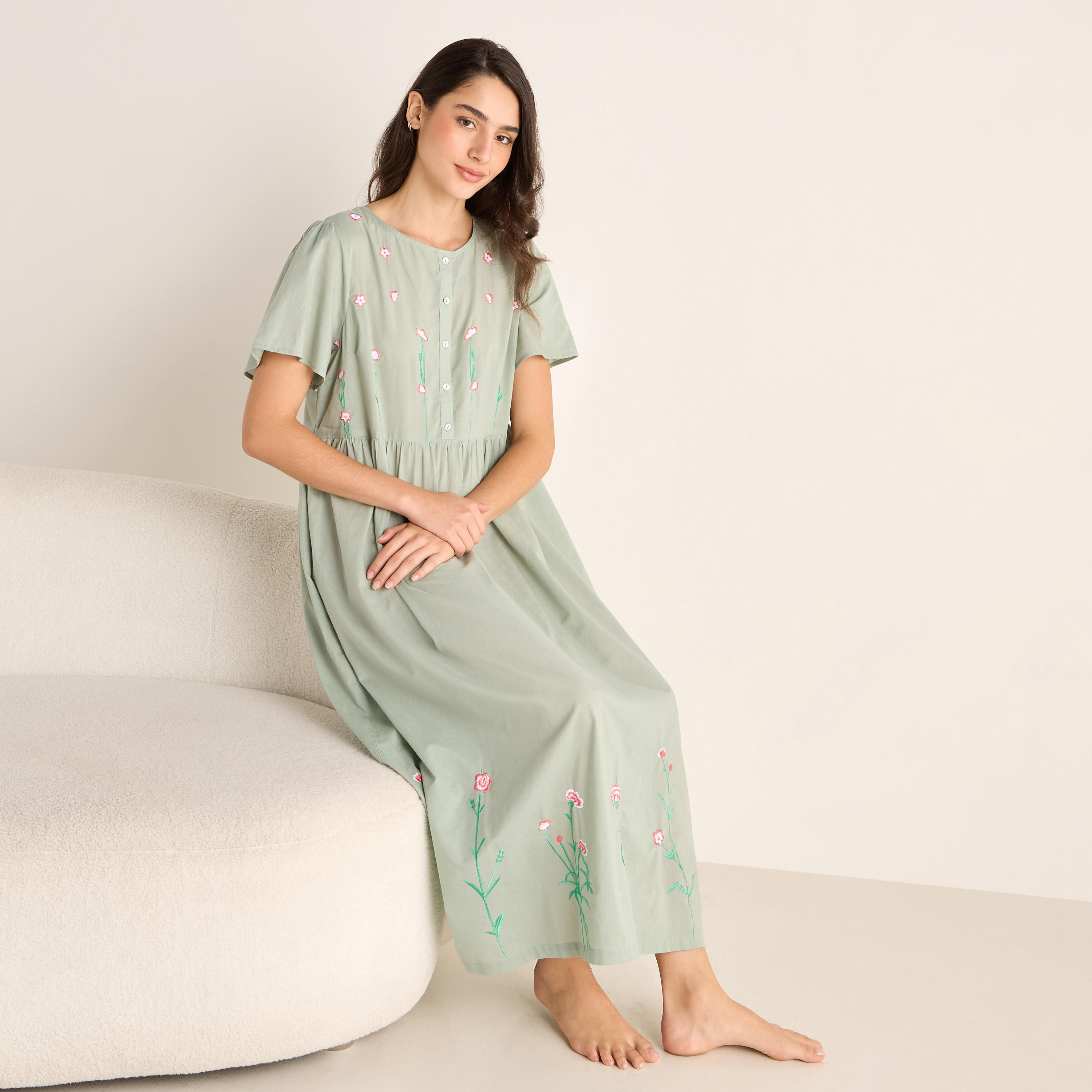 قميص نوم مطرز بياقة مستديرة وأكمام قصيرة-women-clothing-nightwear-nighties-image-2