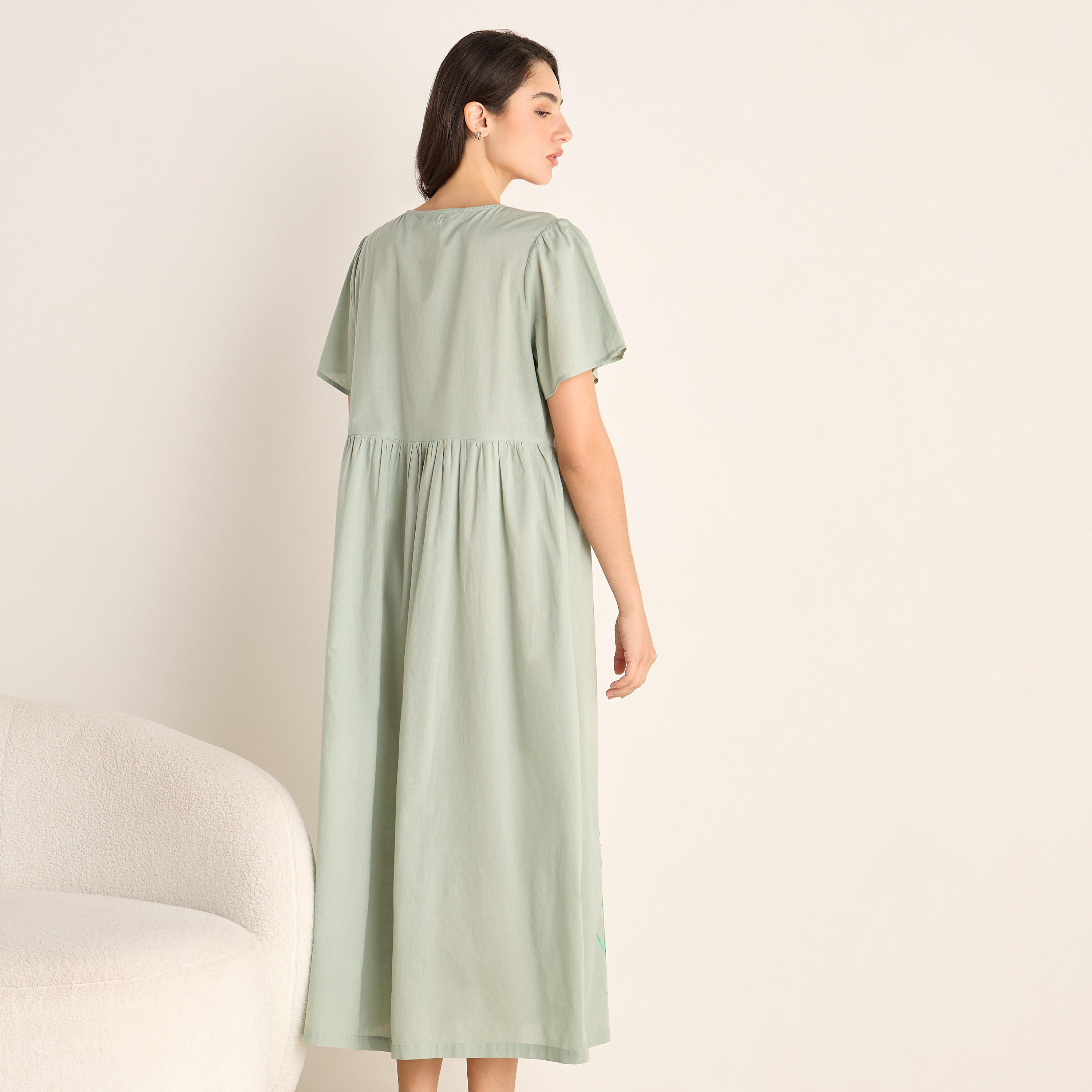 قميص نوم مطرز بياقة مستديرة وأكمام قصيرة-women-clothing-nightwear-nighties-image-3