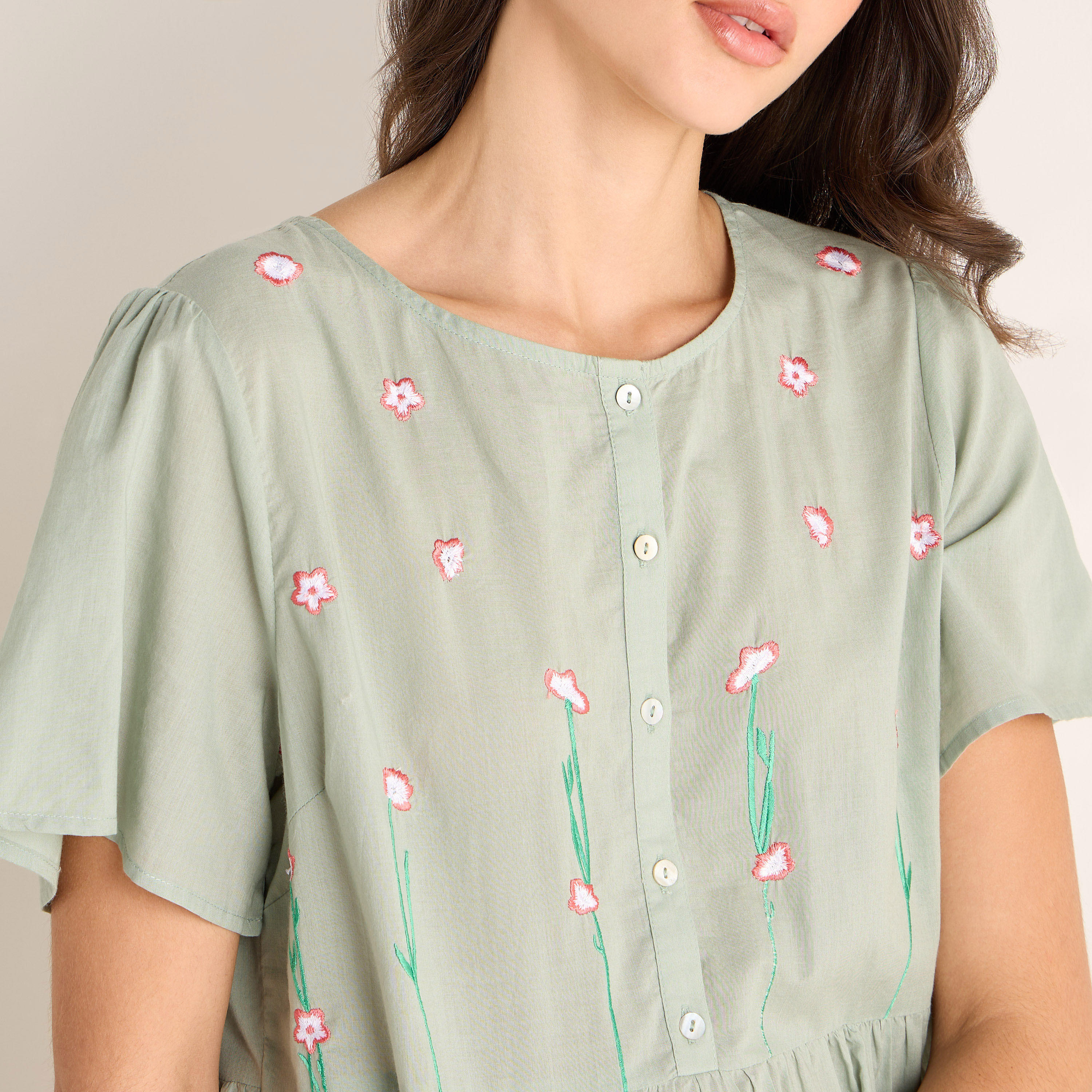 قميص نوم مطرز بياقة مستديرة وأكمام قصيرة-women-clothing-nightwear-nighties-image-4