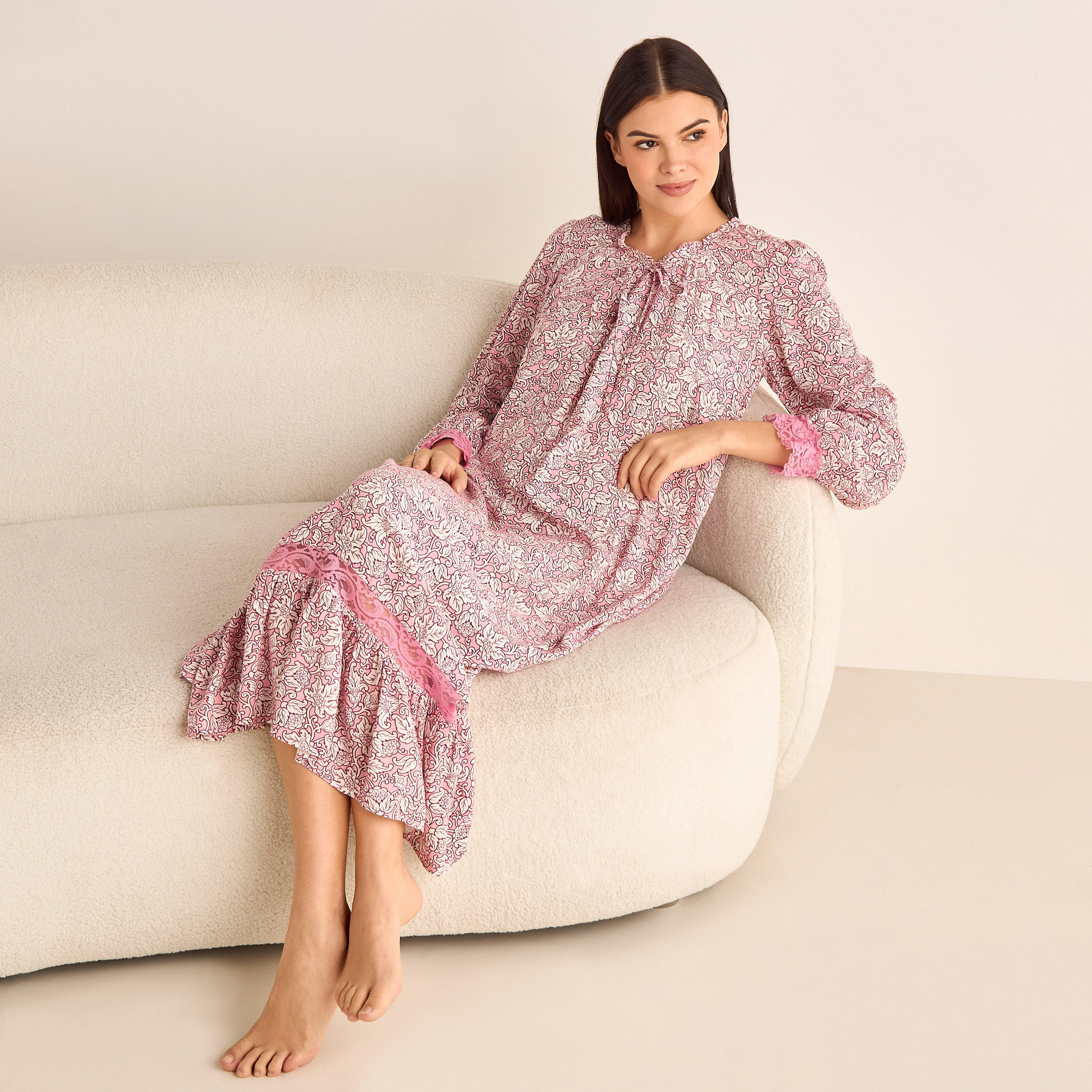 ثوب نوم بأكمام طويلة وياقة بأربطة وطبعات زهرية-women-clothing-nightwear-nighties-image-2