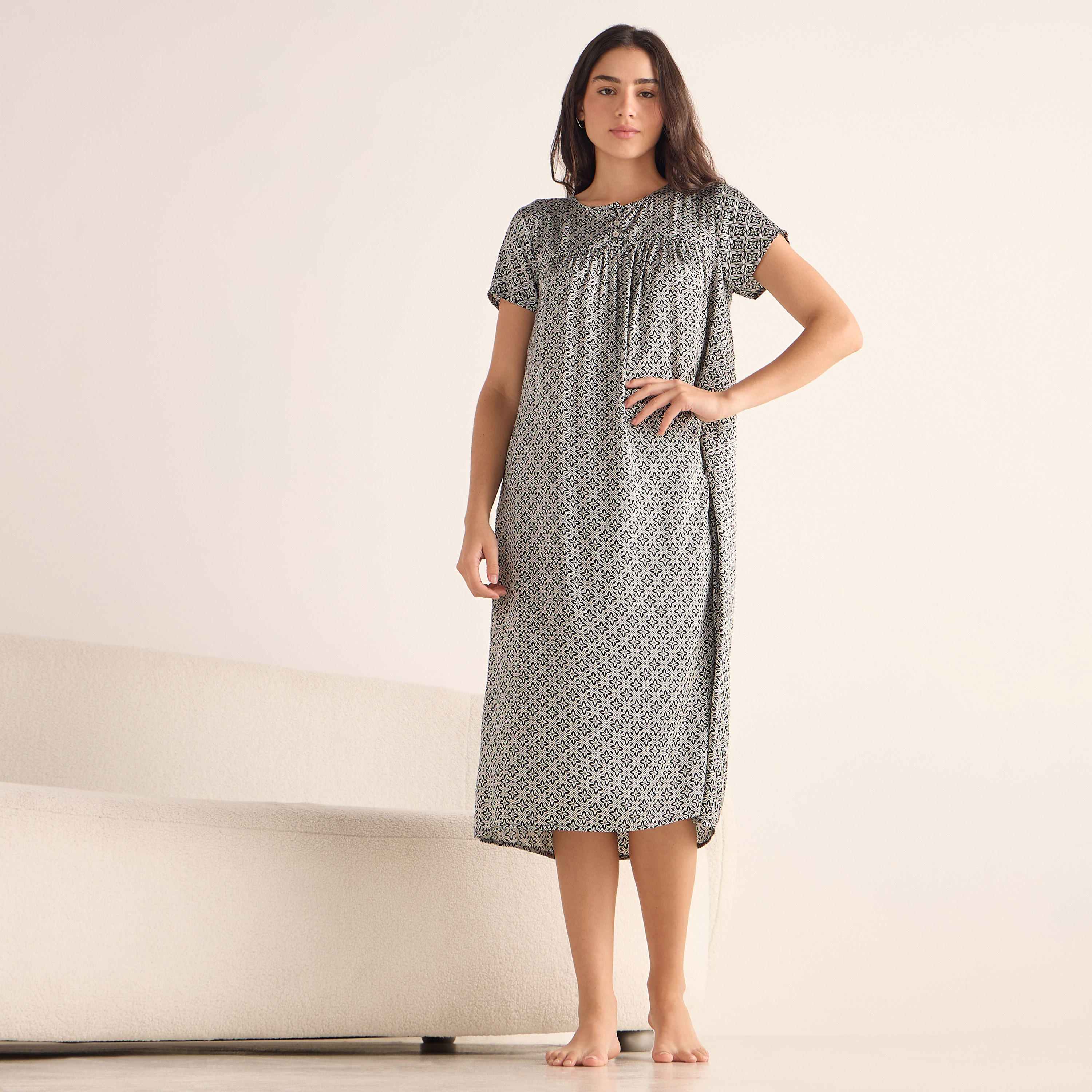 قميص نوم بياقة مستديرة وأكمام قصيرة وطبعات-women-clothing-nightwear-nighties-image-2