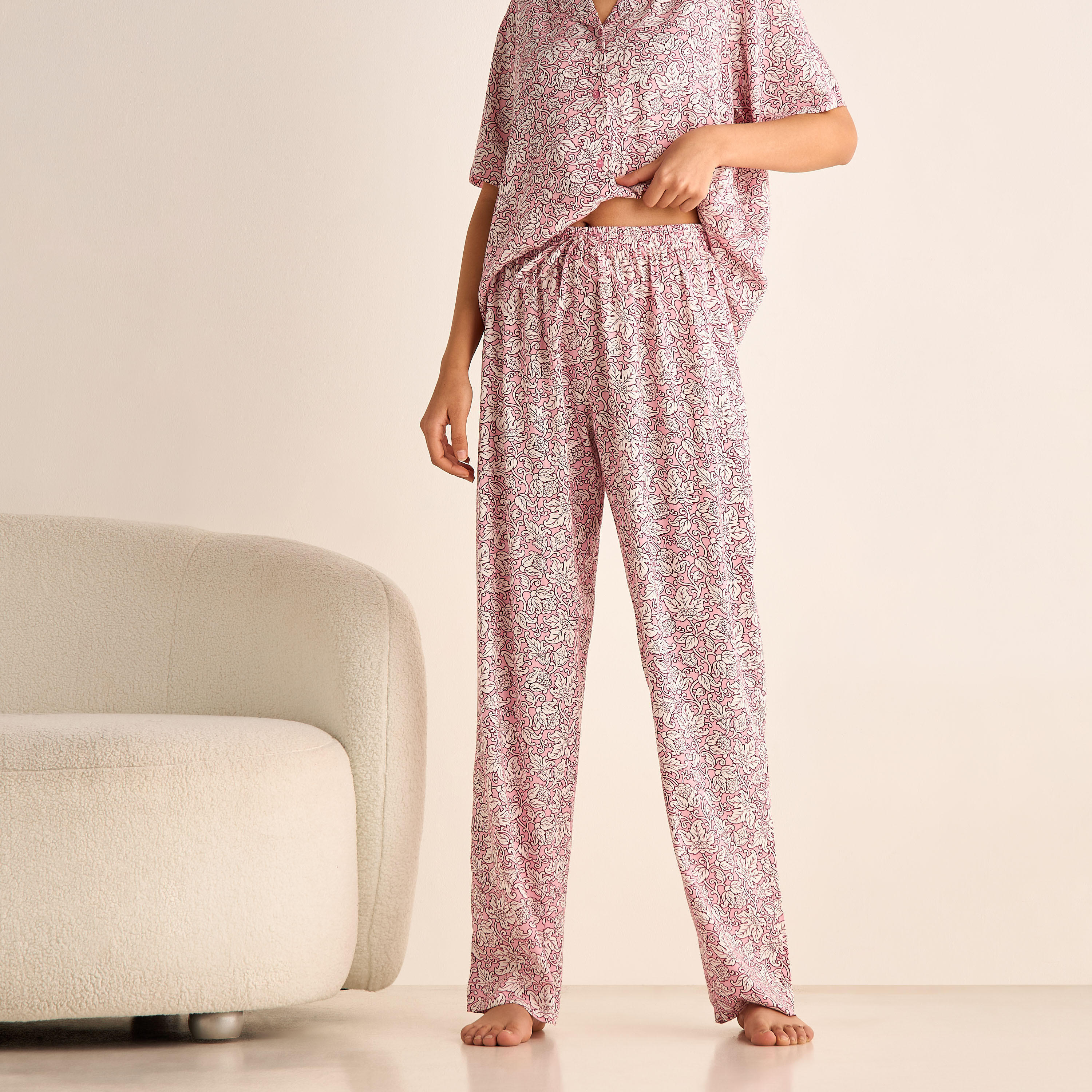 طقم بنطلون بيجاما وقميص بطبعات-women-clothing-nightwear-pyjamas-longsets-image-4