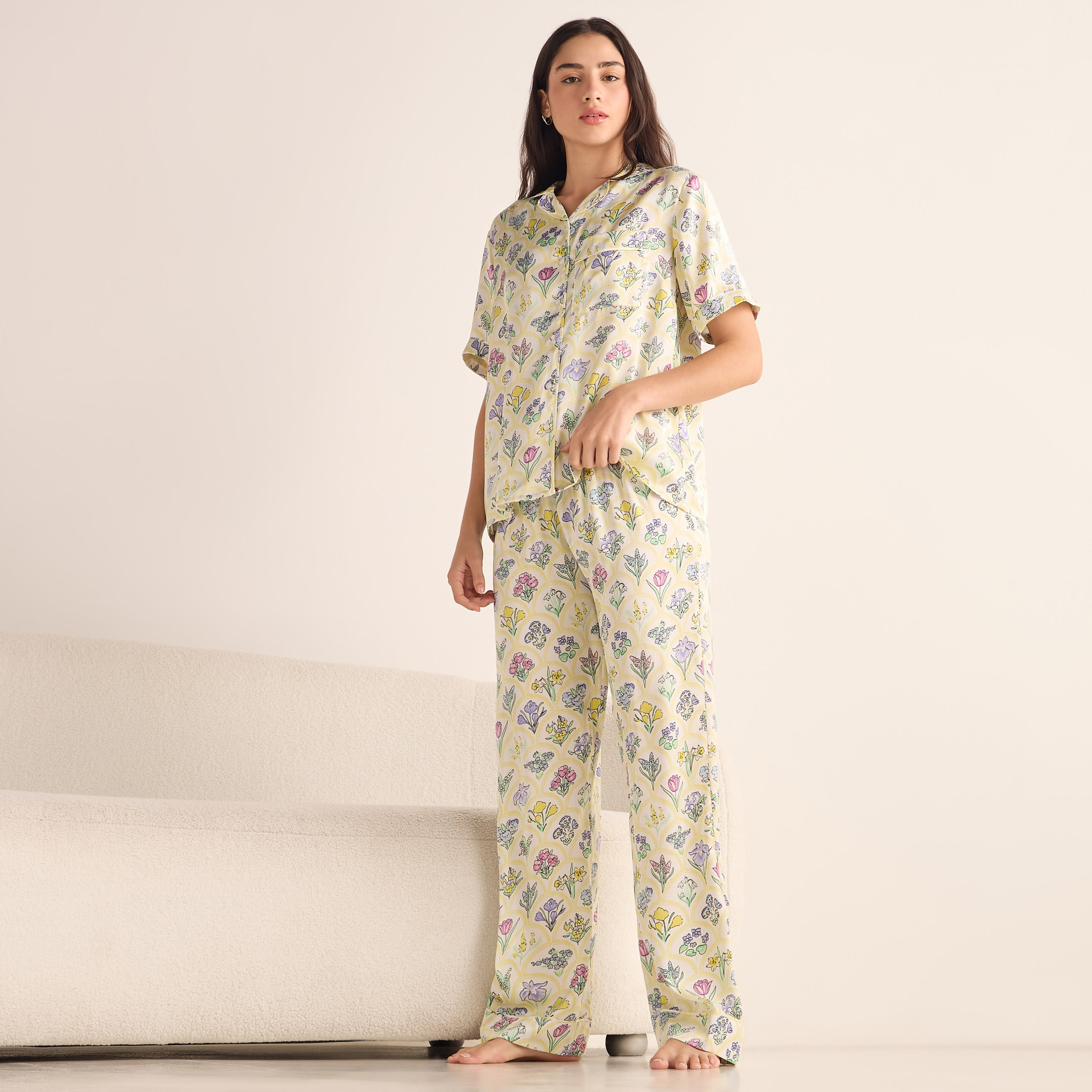 طقم بنطلون بيجاما وقميص بطبعات زهرية-women-clothing-nightwear-pyjamas-longsets-image-1
