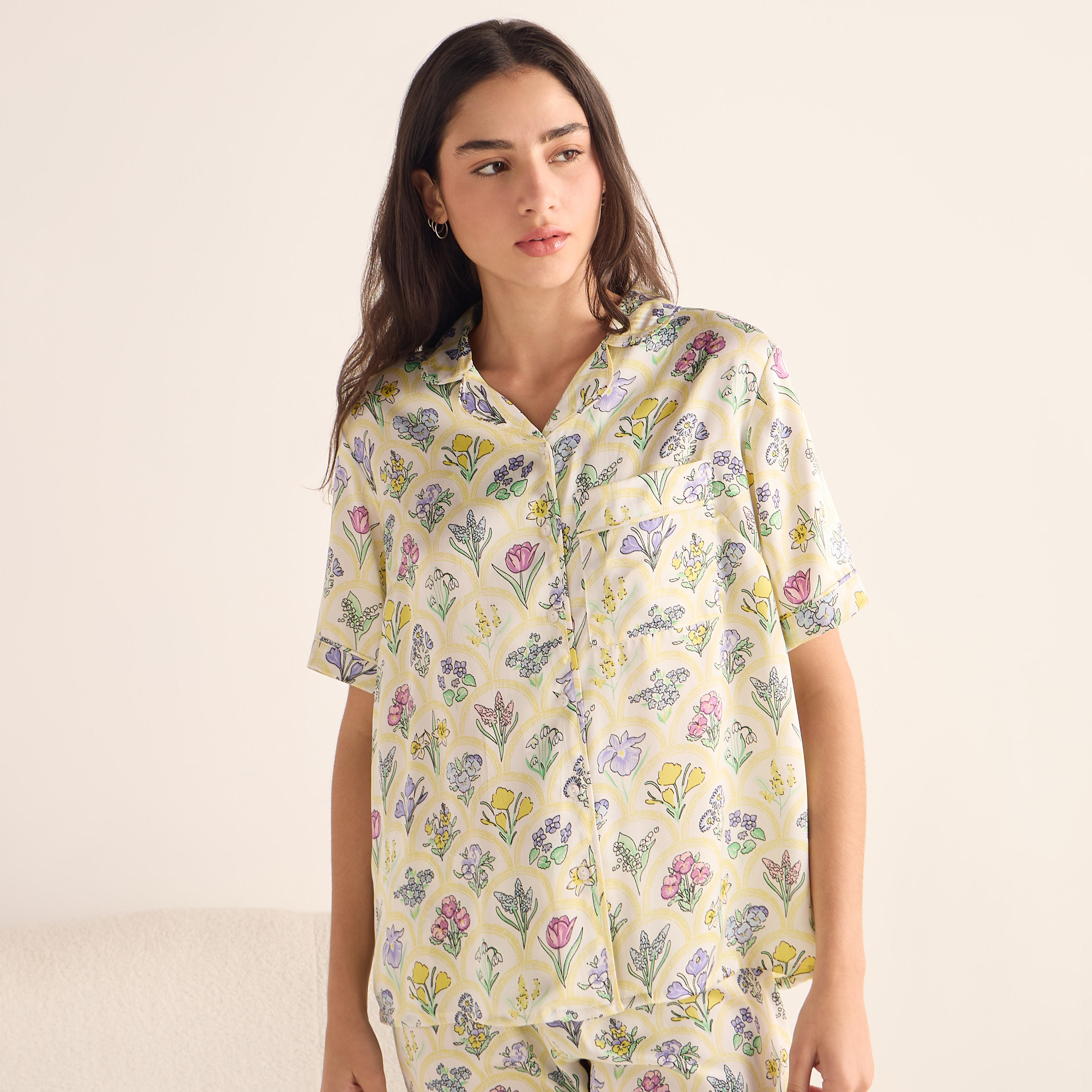 طقم بنطلون بيجاما وقميص بطبعات زهرية-women-clothing-nightwear-pyjamas-longsets-image-2