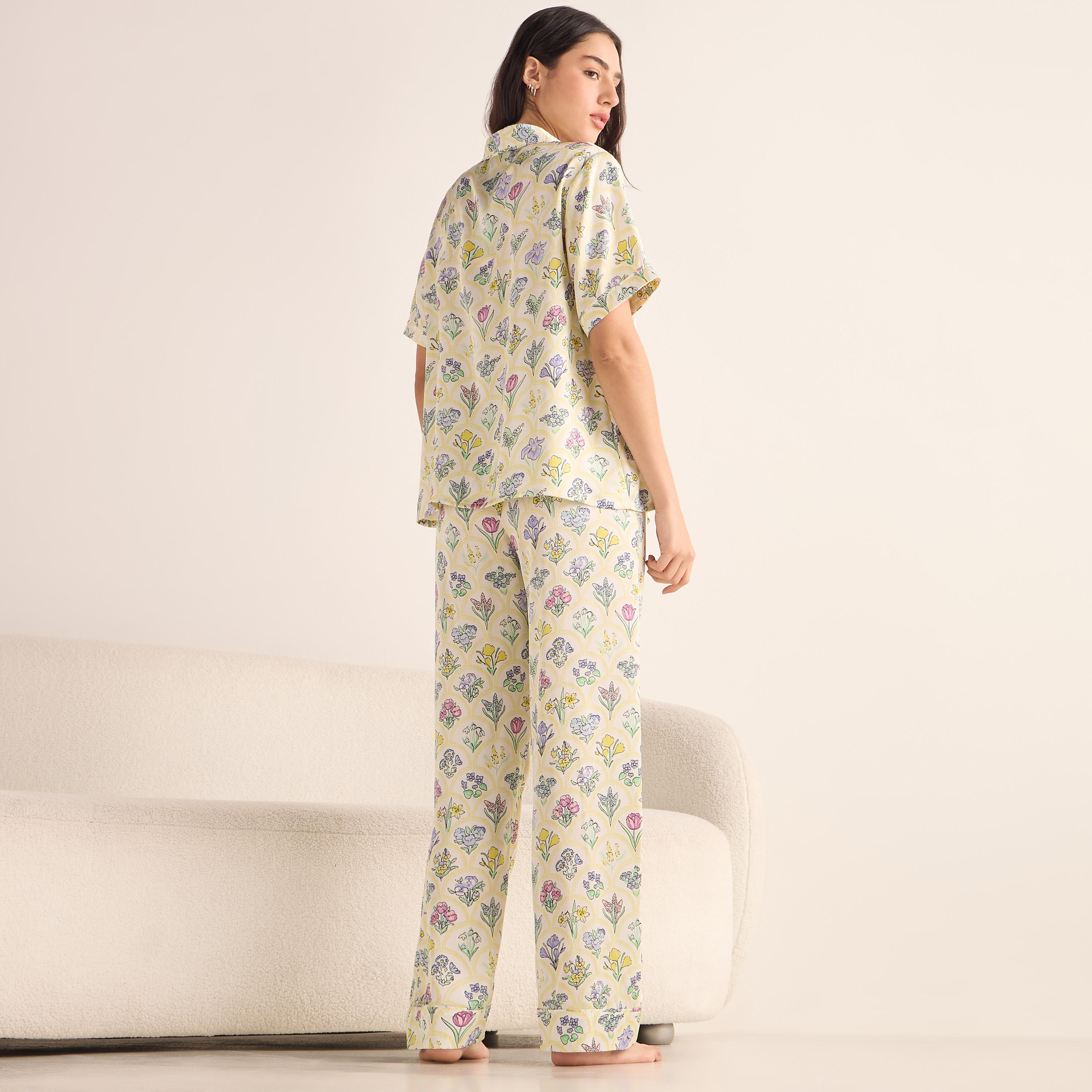 طقم بنطلون بيجاما وقميص بطبعات زهرية-women-clothing-nightwear-pyjamas-longsets-image-4