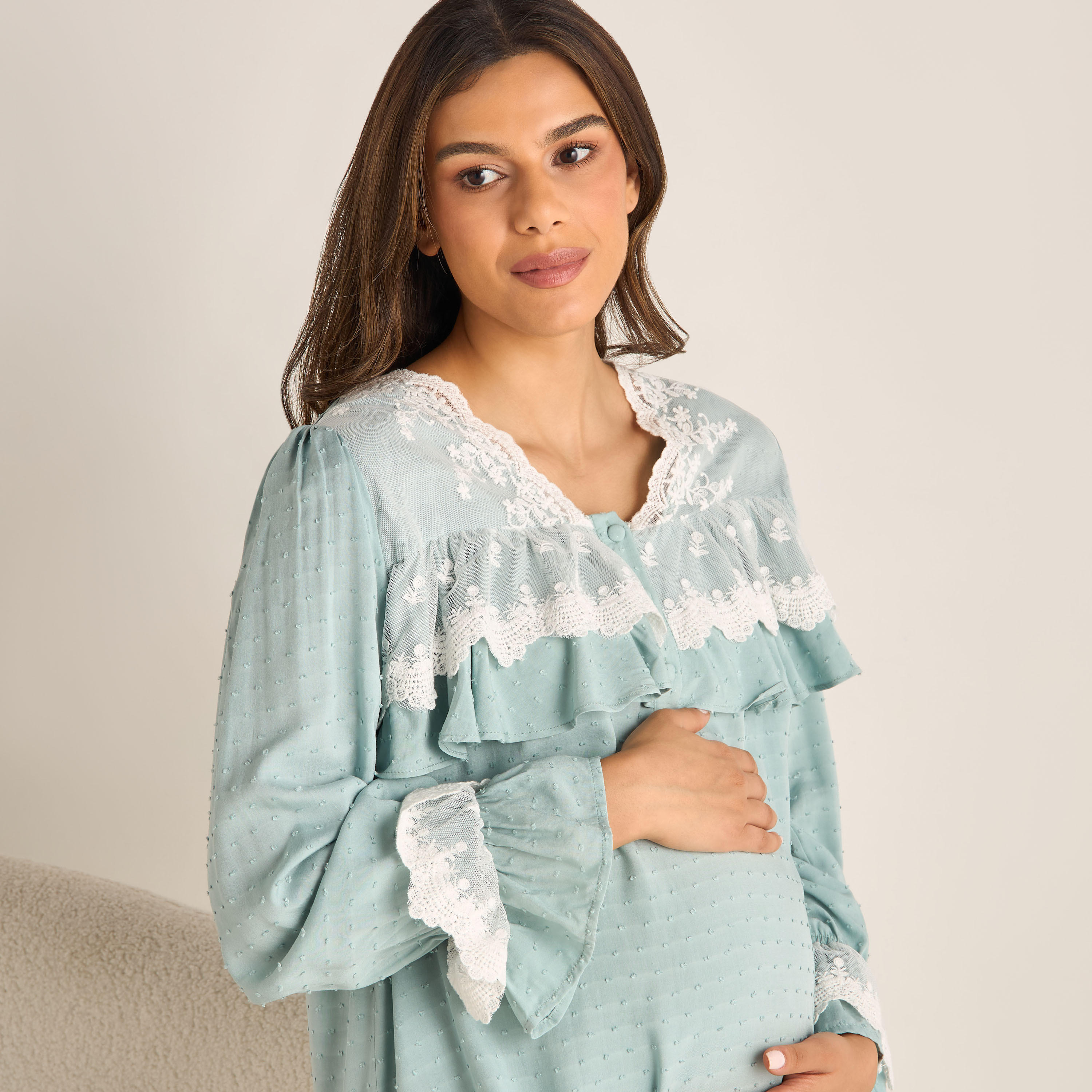 فستان حوامل بارز الملمس بأكمام طويلة وتفاصيل دانتيل-women-clothing-nightwear-nighties-image-4