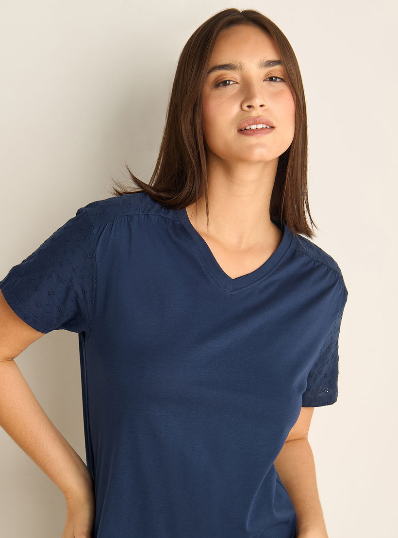 فستان بياقة V وتفاصيل شيفلي-women-clothing-nightwear-nighties-image-4