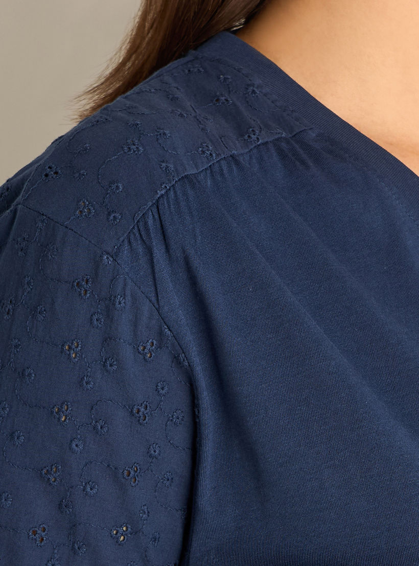 فستان بياقة V وتفاصيل شيفلي-women-clothing-nightwear-nighties-image-5