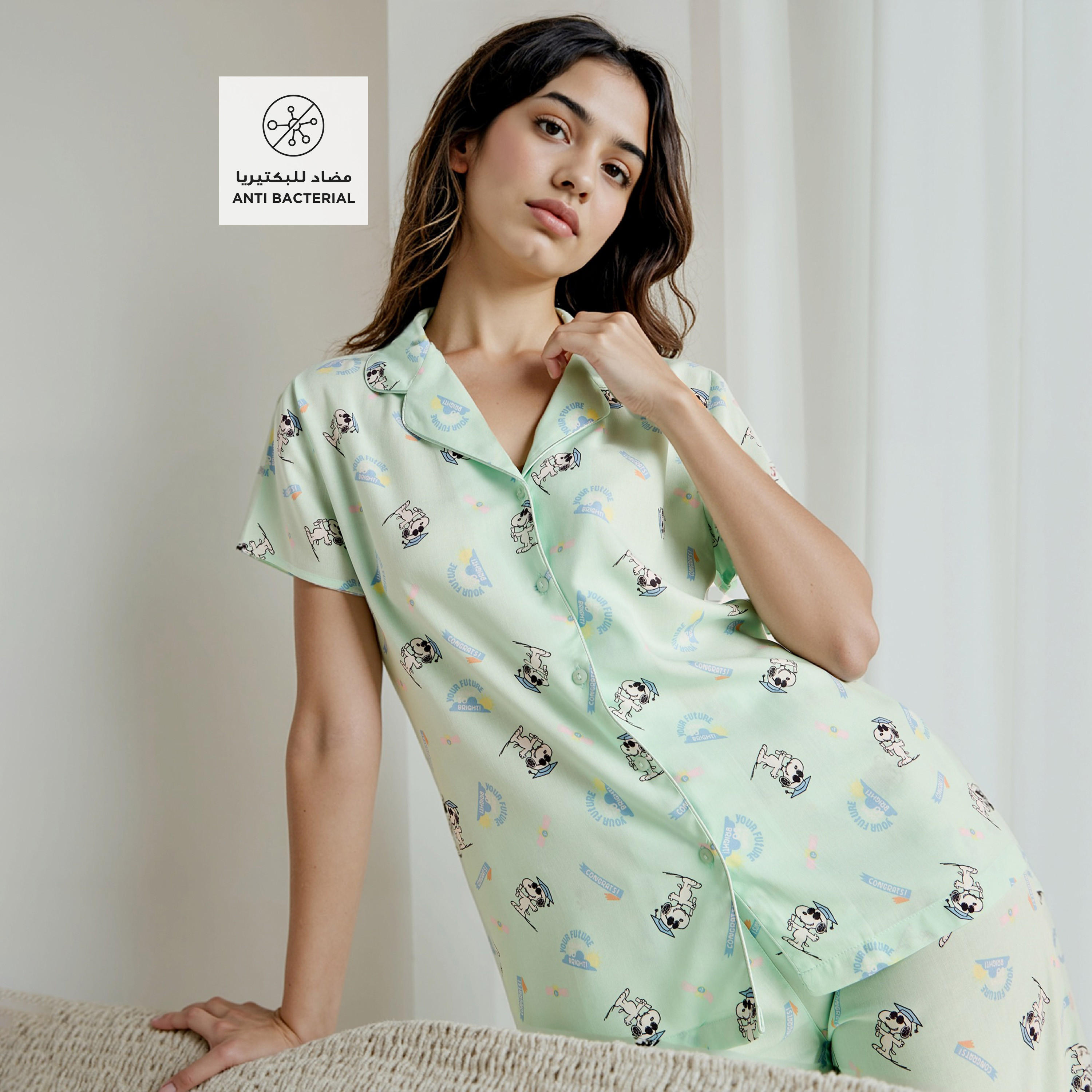 طقم بيجاما بطبعات سنوبي-women-clothing-nightwear-pyjamas-longsets-image-2
