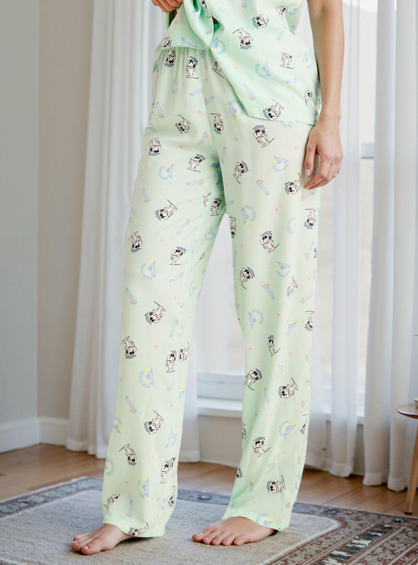 طقم بيجاما بطبعات سنوبي-women-clothing-nightwear-pyjamas-longsets-image-3