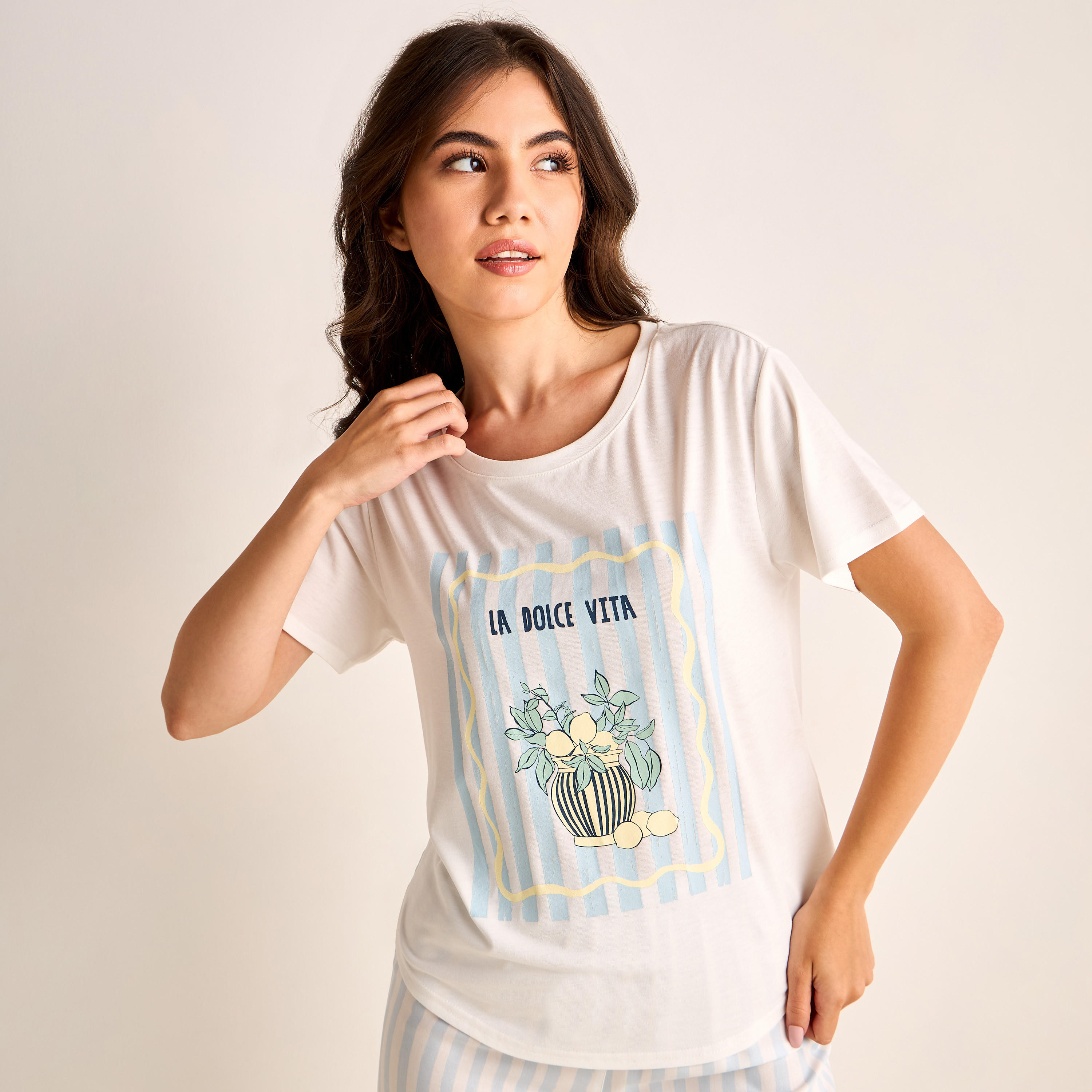 طقم بيجاما مخطّط وتيشيرت بطبعات جرافيك-women-clothing-nightwear-pyjamas-longsets-image-5