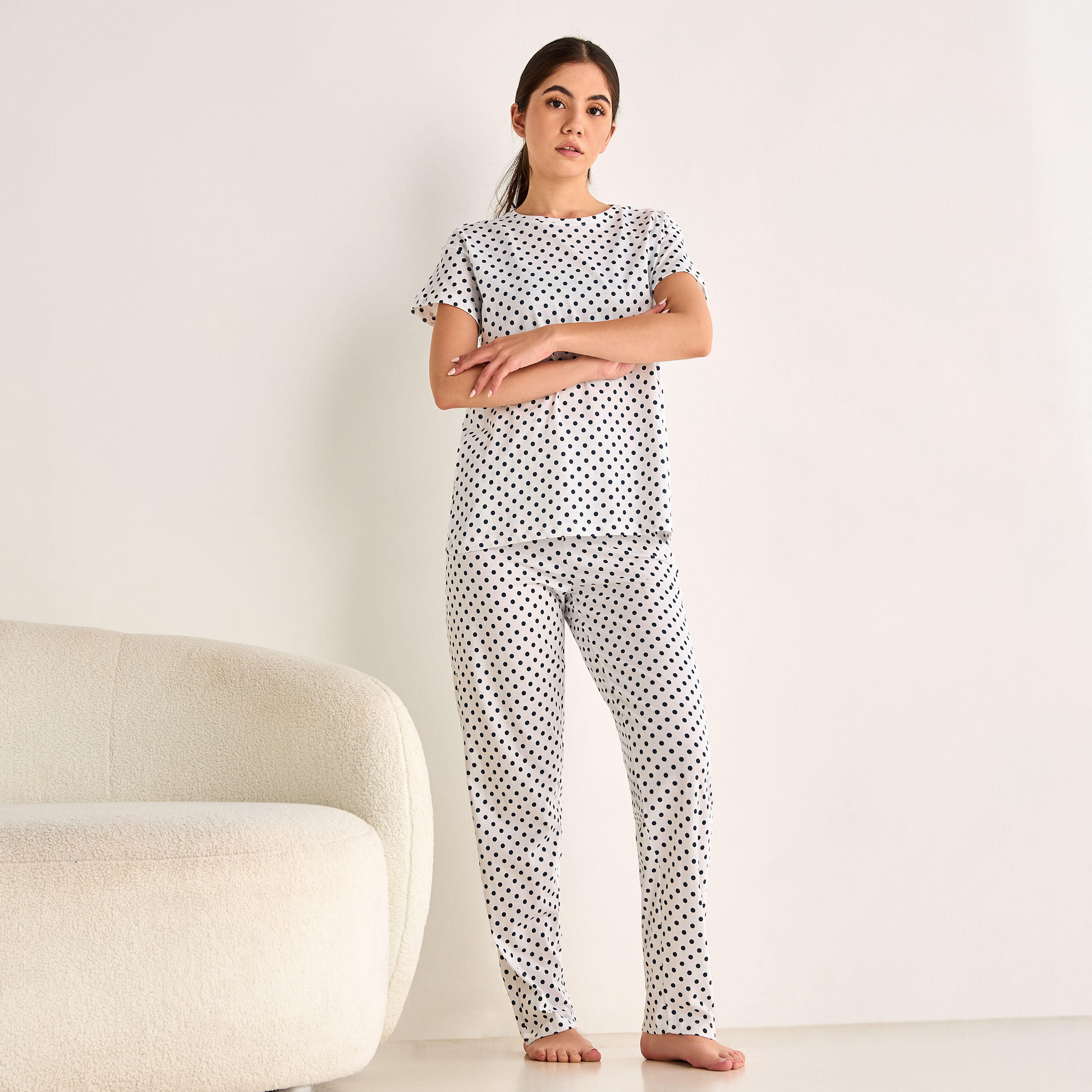 طقم بيجاما بطبعات منقطة-women-clothing-nightwear-pyjamas-longsets-image-1