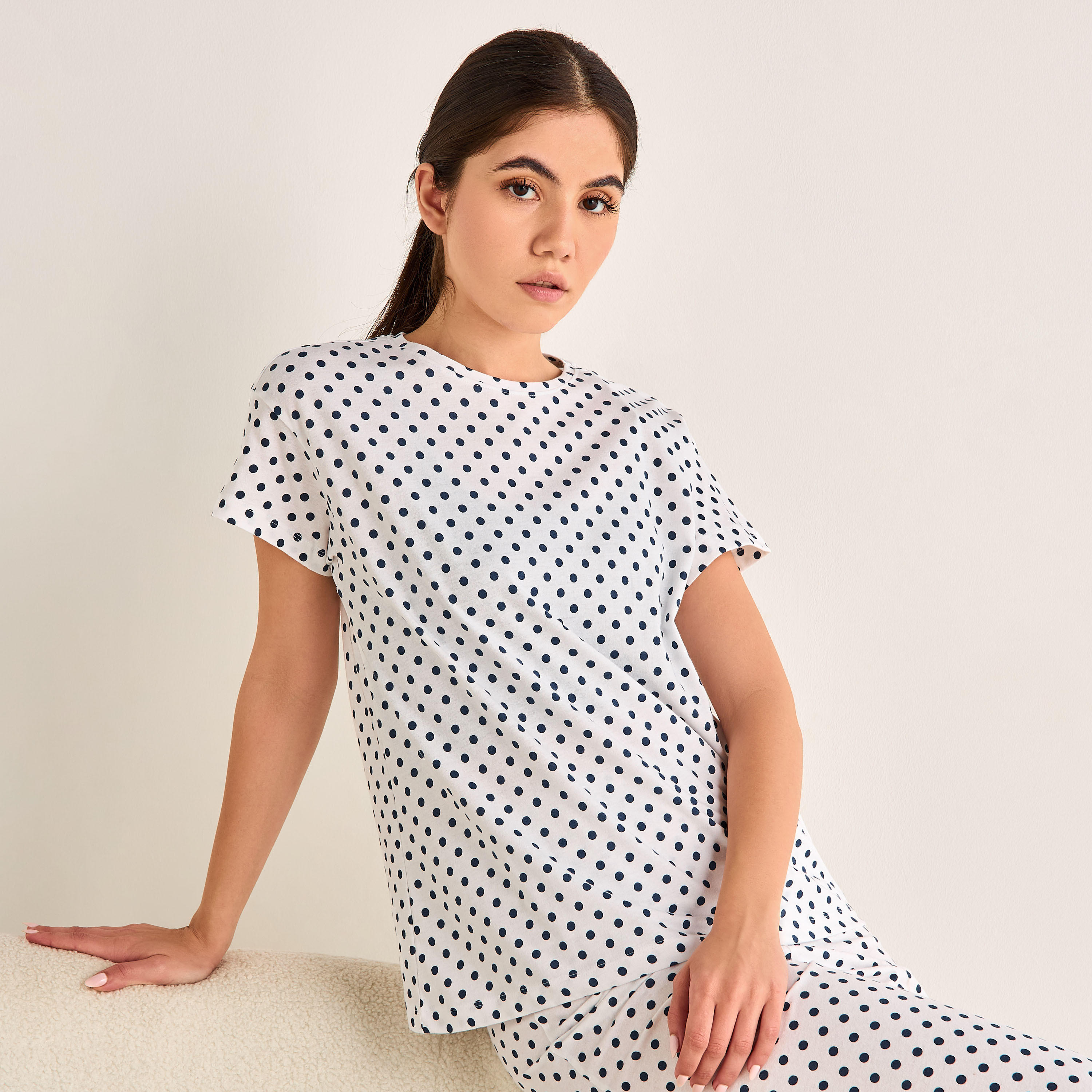 طقم بيجاما بطبعات منقطة-women-clothing-nightwear-pyjamas-longsets-image-7
