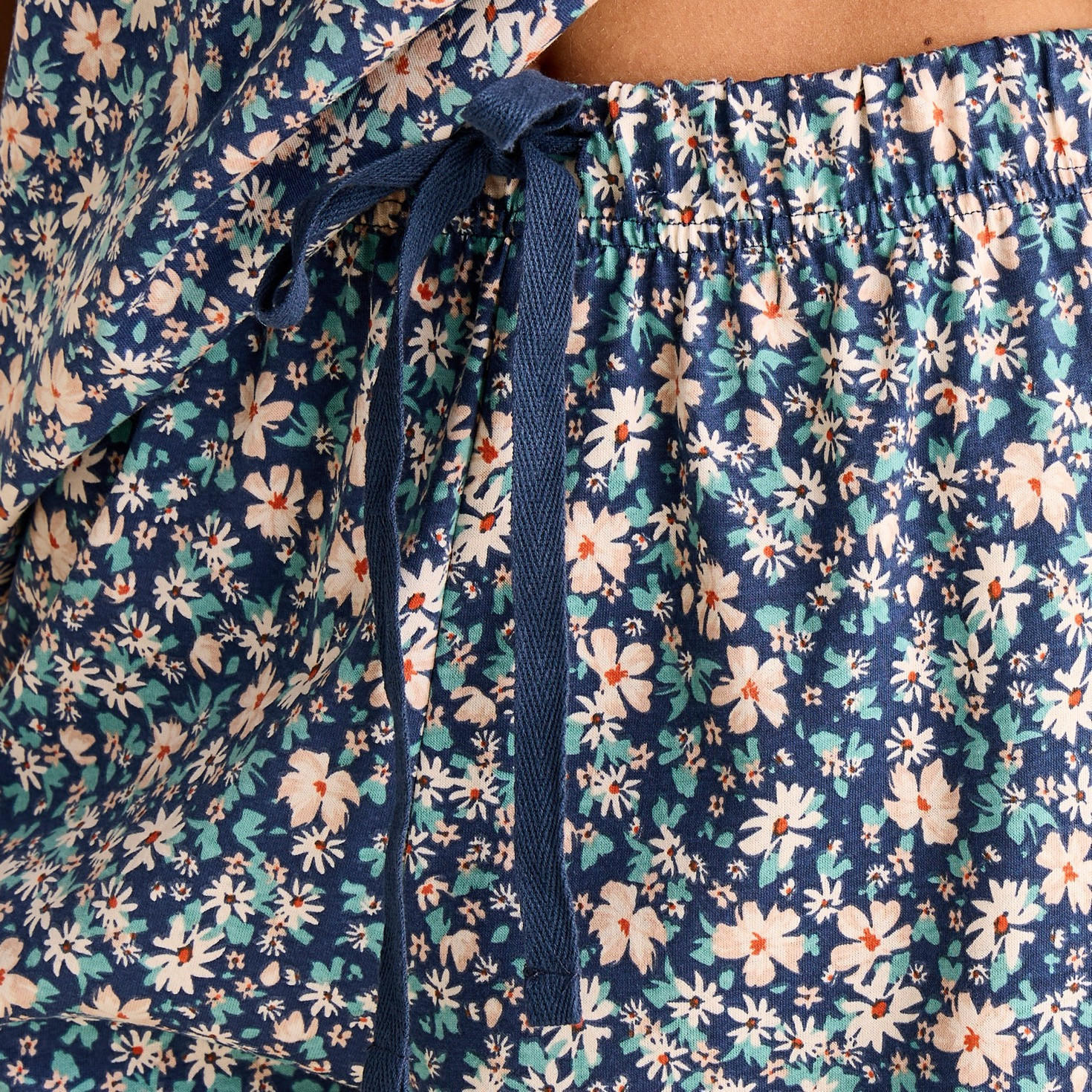 طقم بيجاما بطبعات-women-clothing-nightwear-pyjamas-longsets-image-1
