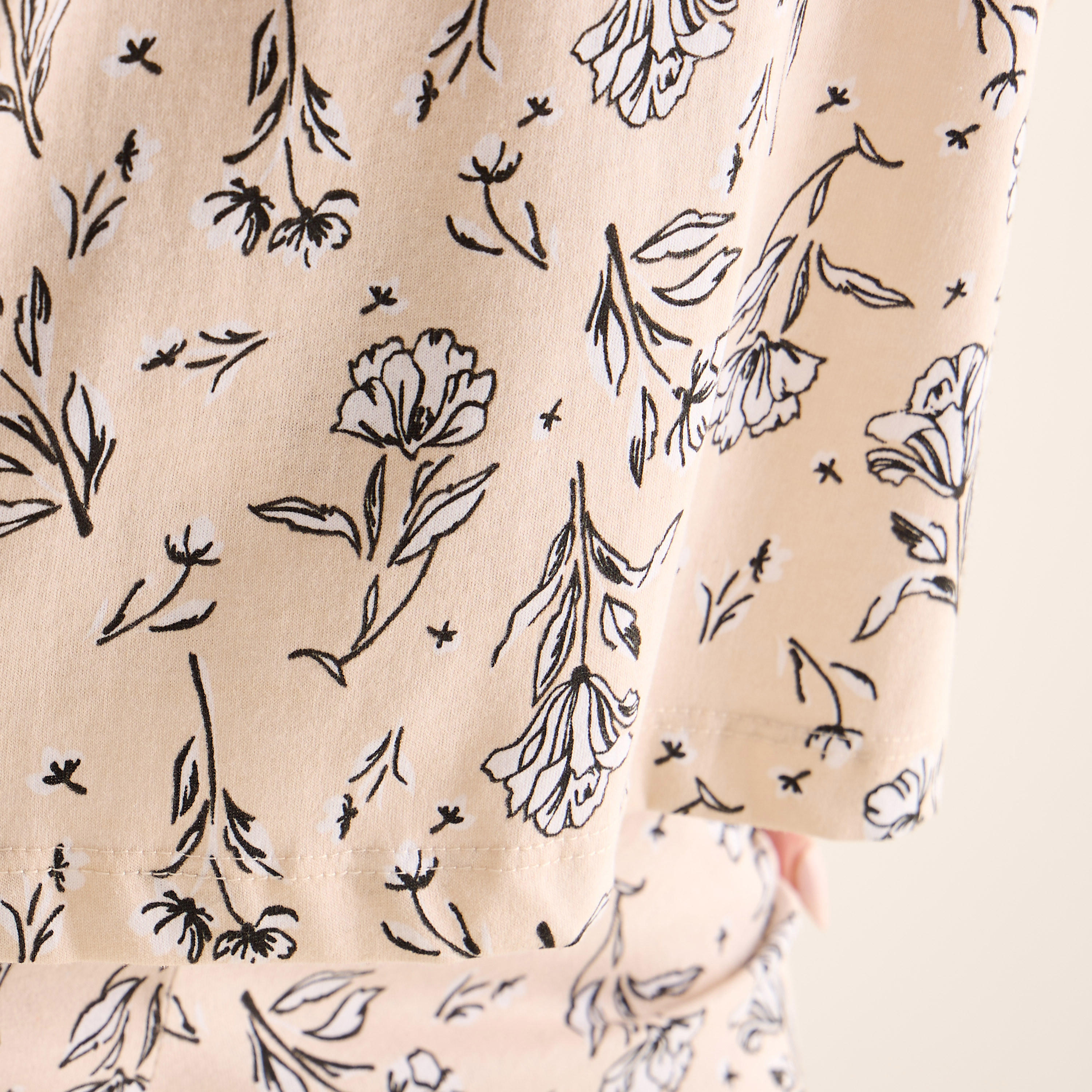 طقم بيجاما بطبعات-women-clothing-nightwear-pyjamas-longsets-image-1