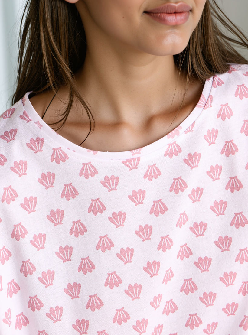 طقم شورت وتيشيرت بطبعات-women-clothing-nightwear-pyjamas-shortsets-image-5