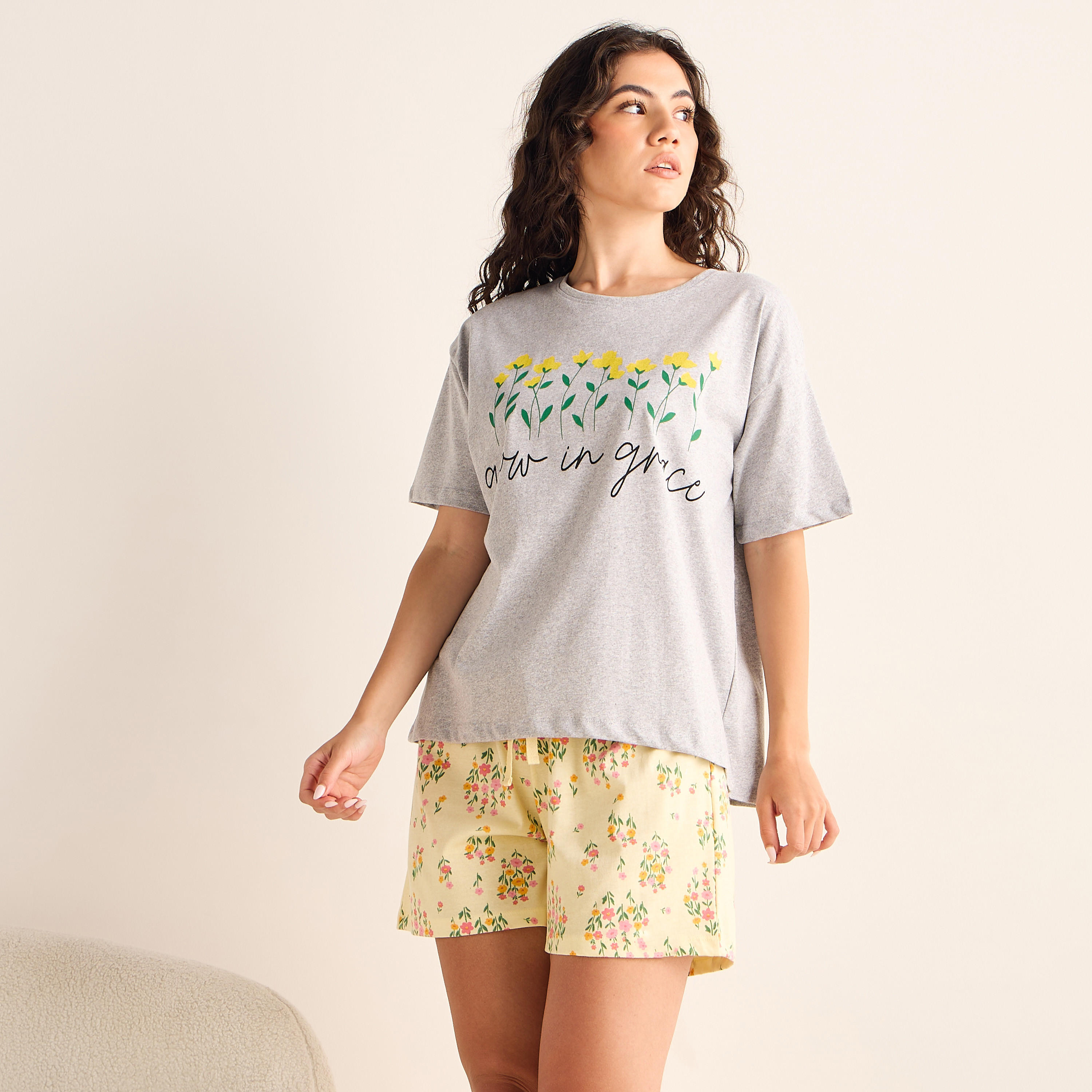 طقم شورت بطبعات أزهار-women-clothing-nightwear-pyjamas-shortsets-image-1