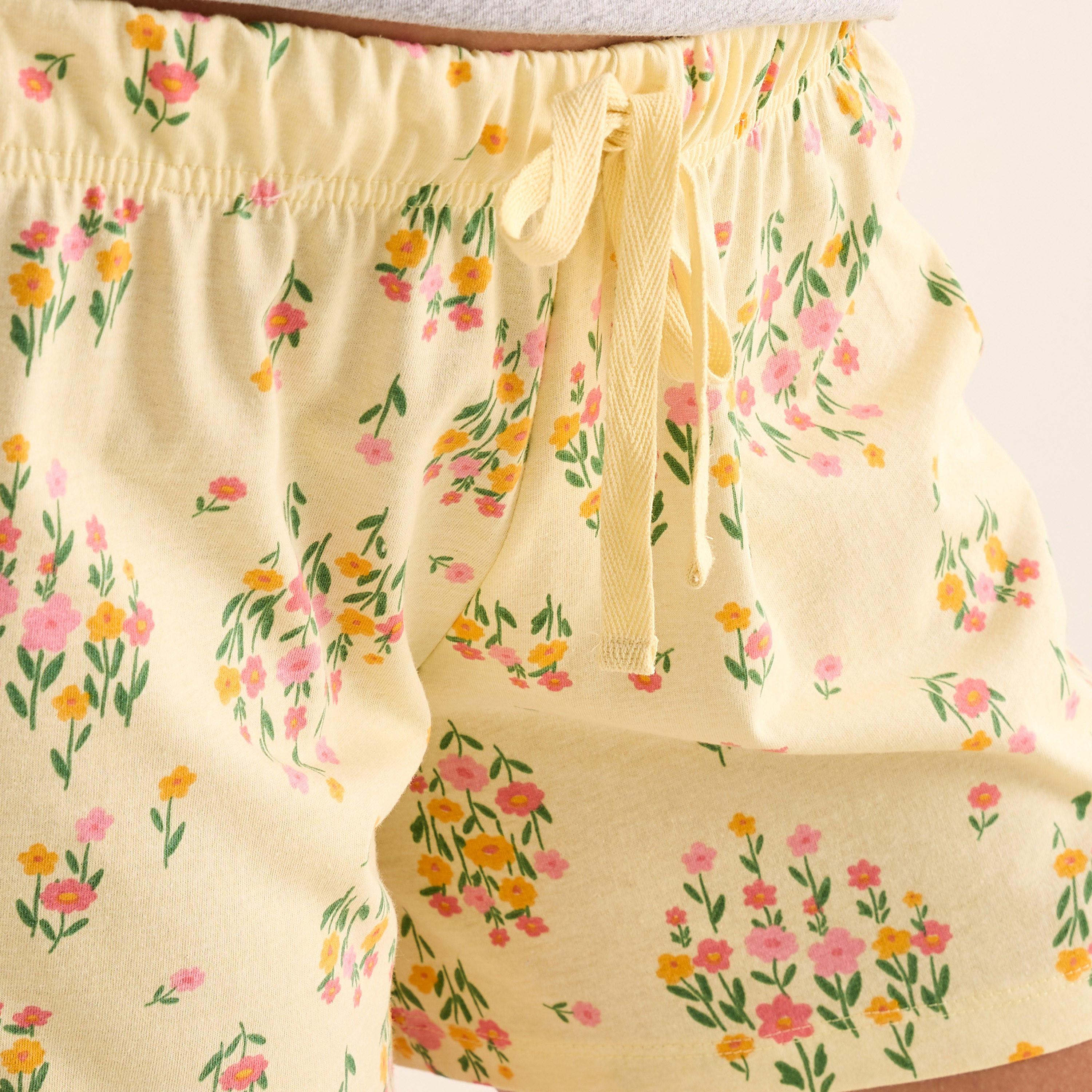 طقم شورت بطبعات أزهار-women-clothing-nightwear-pyjamas-shortsets-image-6