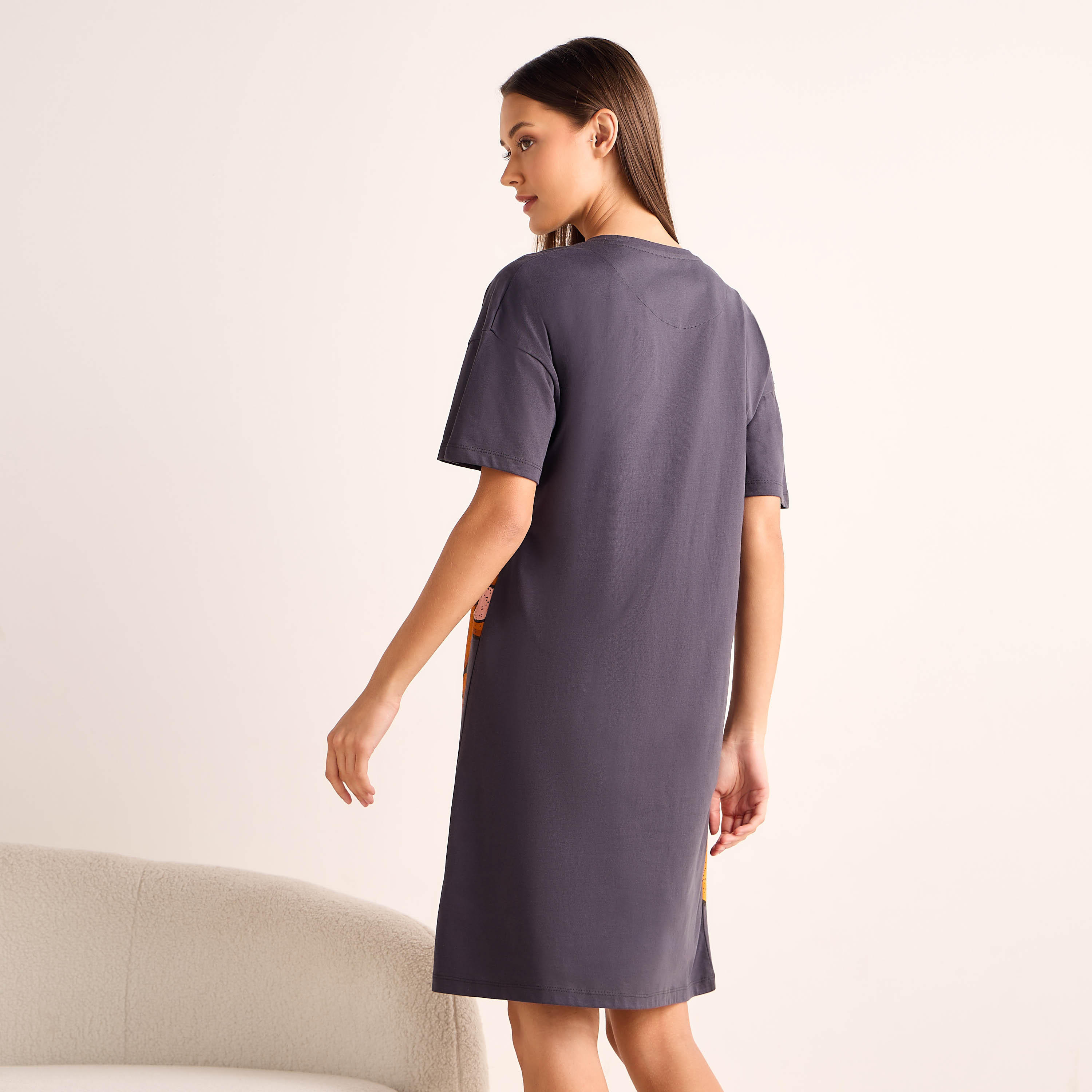 قميص نوم قطن بياقة مستديرة وطبعات-women-clothing-nightwear-nighties-image-3