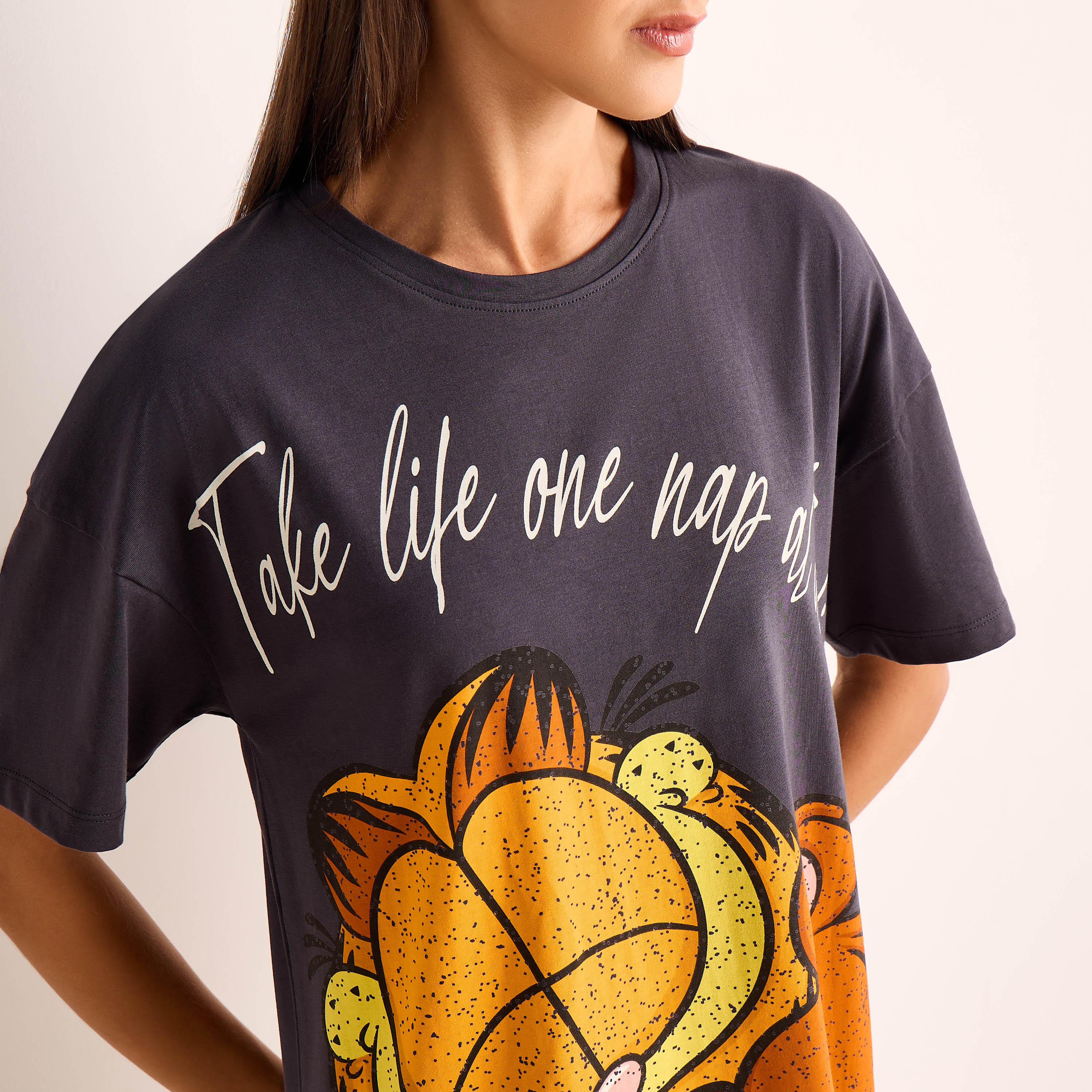 قميص نوم قطن بياقة مستديرة وطبعات-women-clothing-nightwear-nighties-image-4