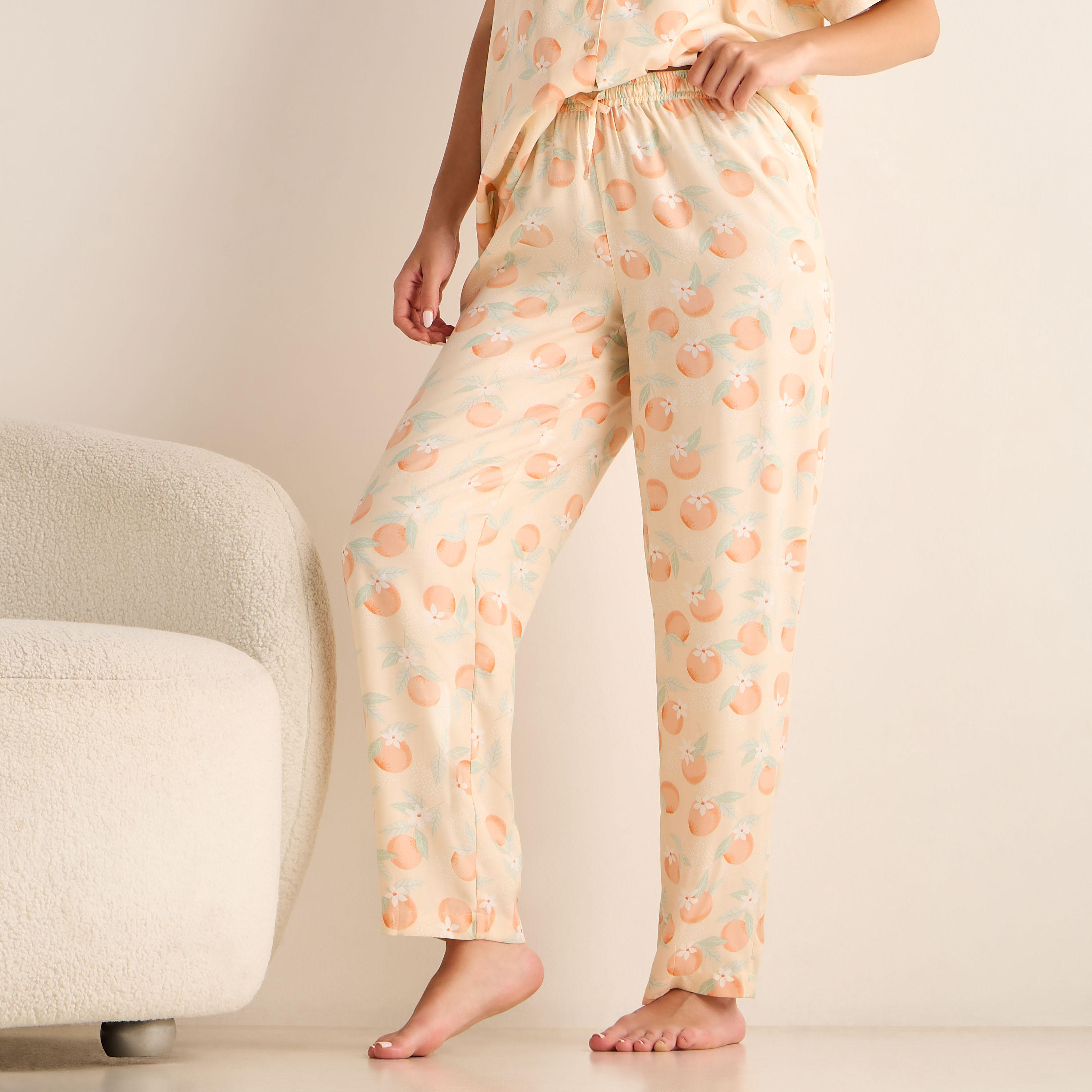 طقم بنطلون بيجاما وقميص بطبعات-women-clothing-nightwear-pyjamas-longsets-image-4
