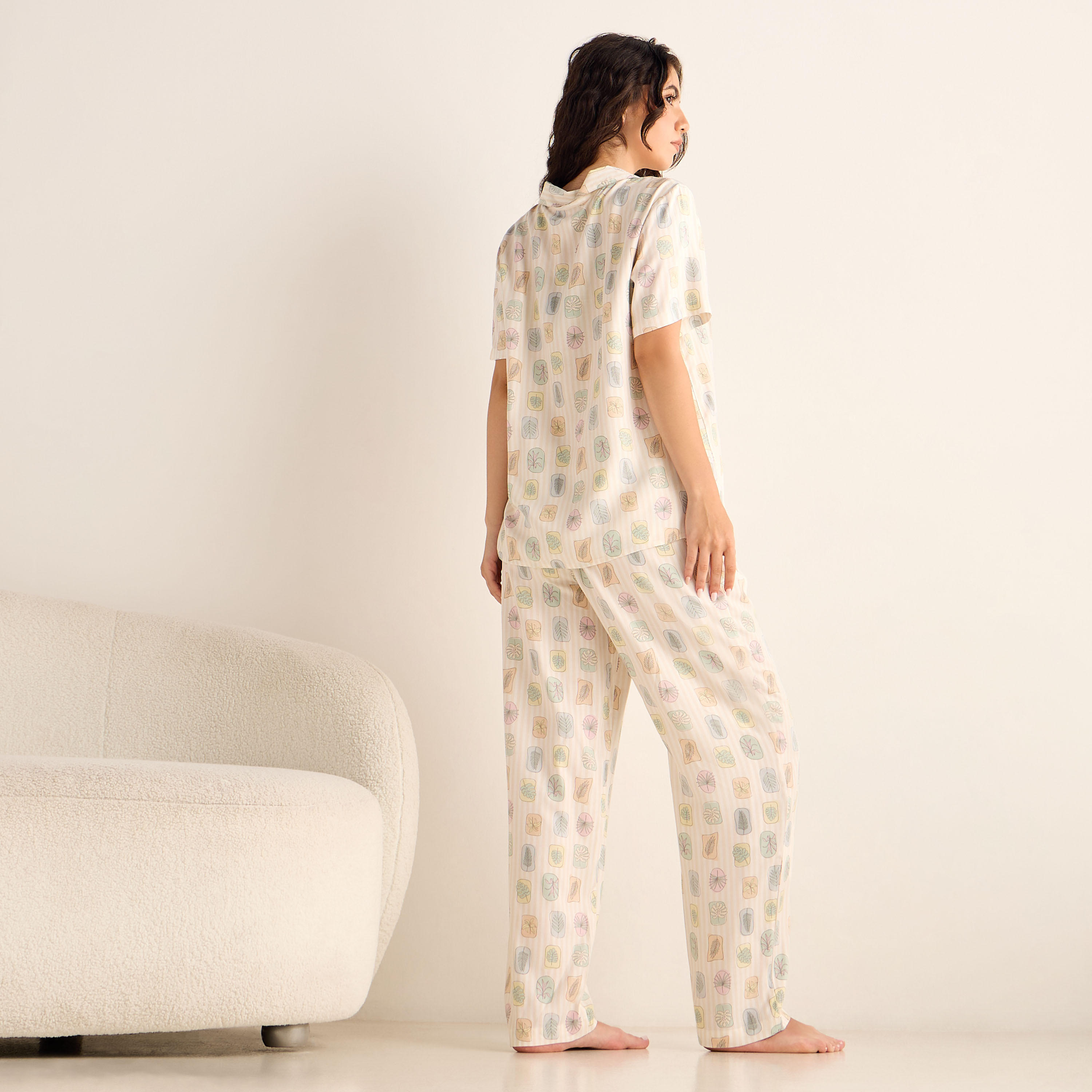 طقم بنطلون بيجاما وقميص بطبعات-women-clothing-nightwear-pyjamas-longsets-image-6
