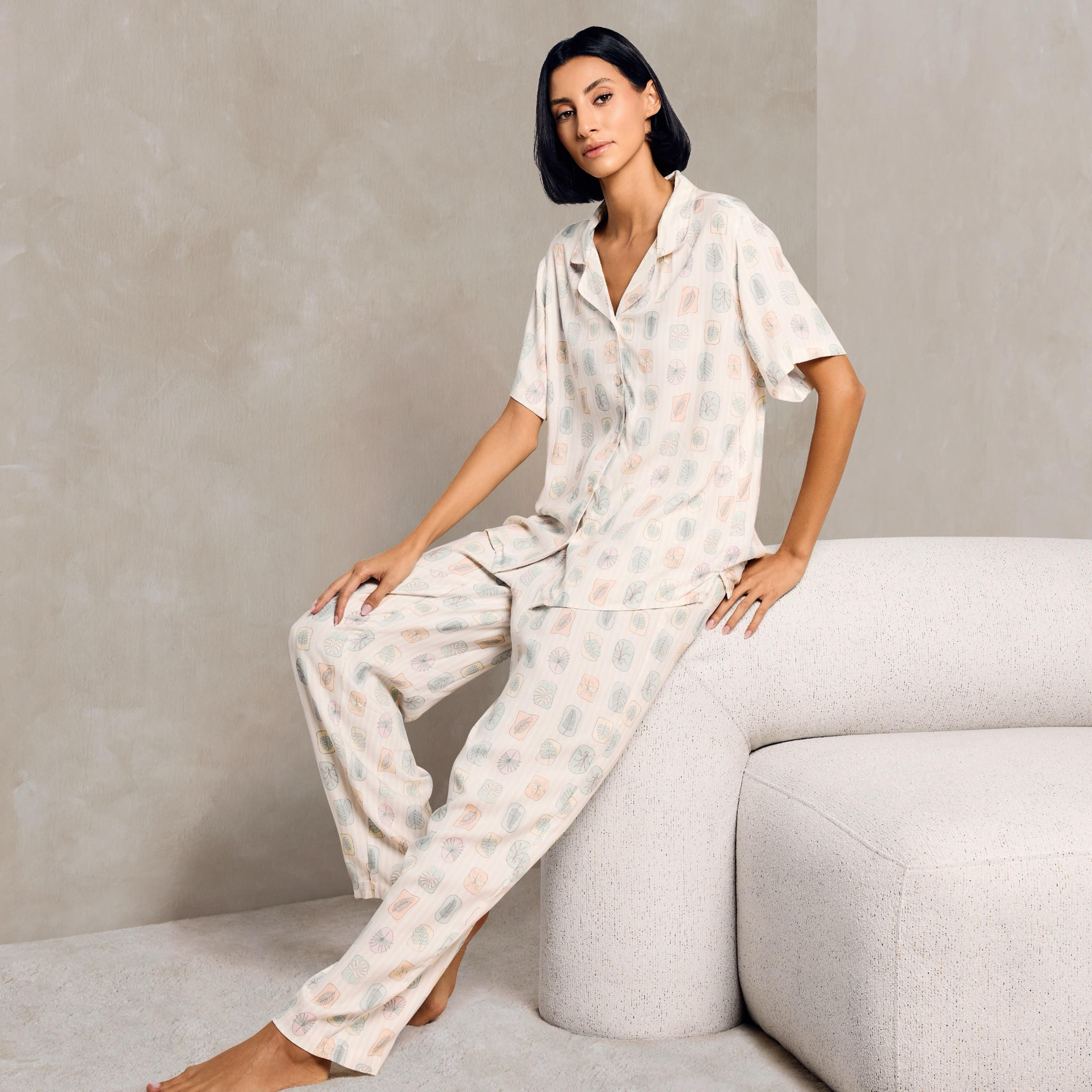 طقم بنطلون بيجاما وقميص بطبعات-women-clothing-nightwear-pyjamas-longsets-image-8