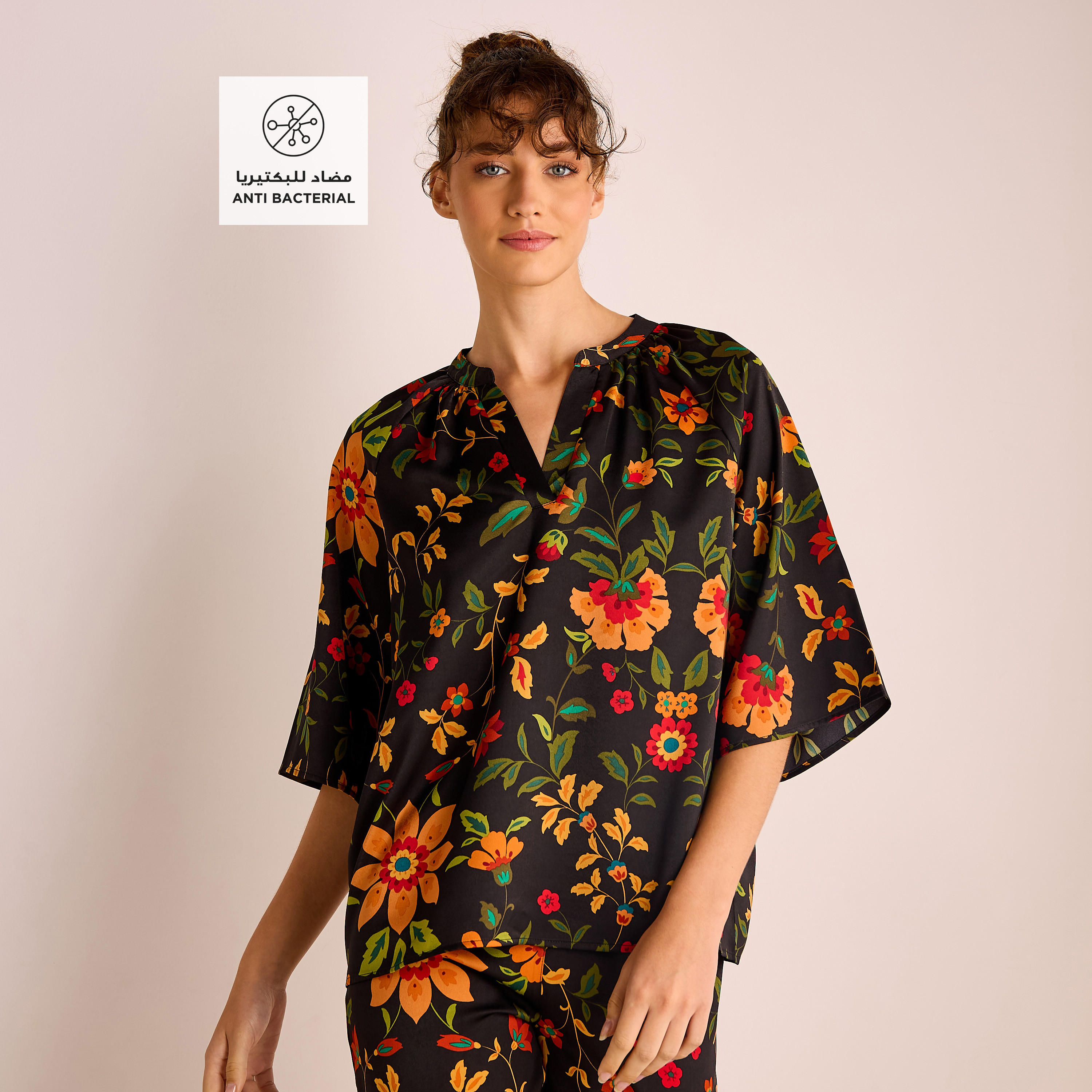 طقم بيجاما بلوزة وبنطلون ساتان بطبعات زهرية-women-clothing-nightwear-pyjamas-longsets-image-2