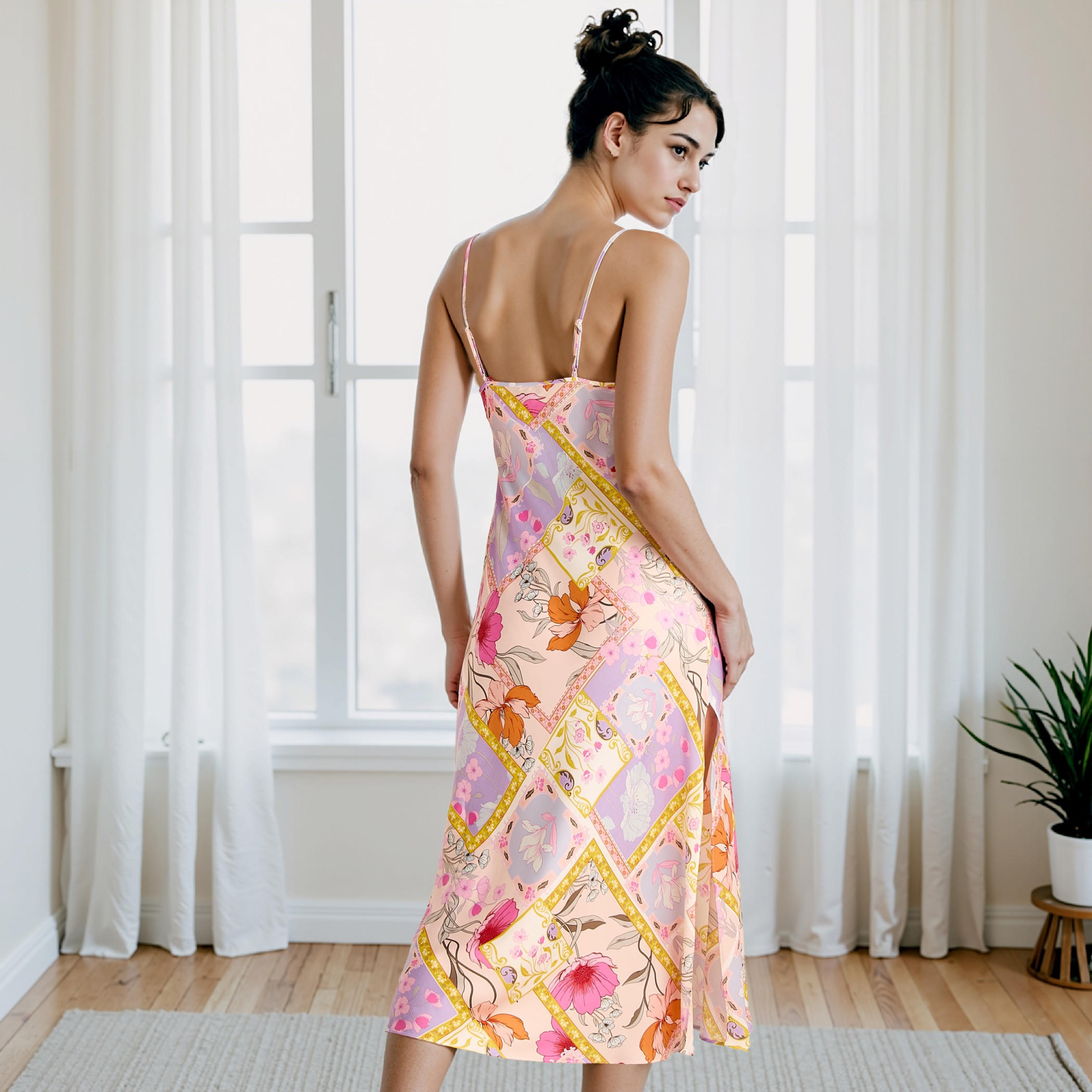 فستان ساتان بطبعات زهور وحمّالات قابلة للتعديل-women-clothing-nightwear-nighties-image-3