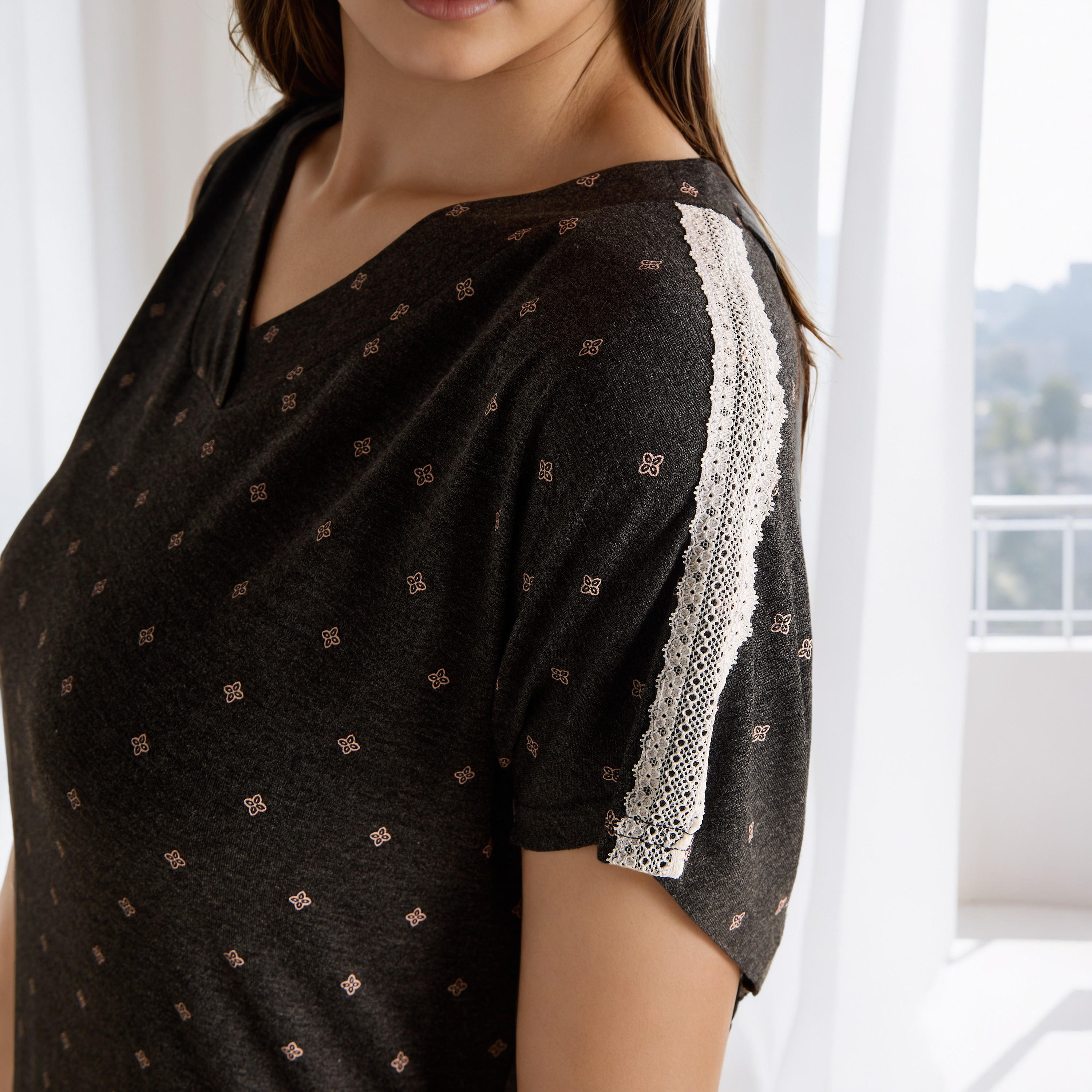فستان نوم بطبعات وفتحات-women-clothing-nightwear-nighties-image-2