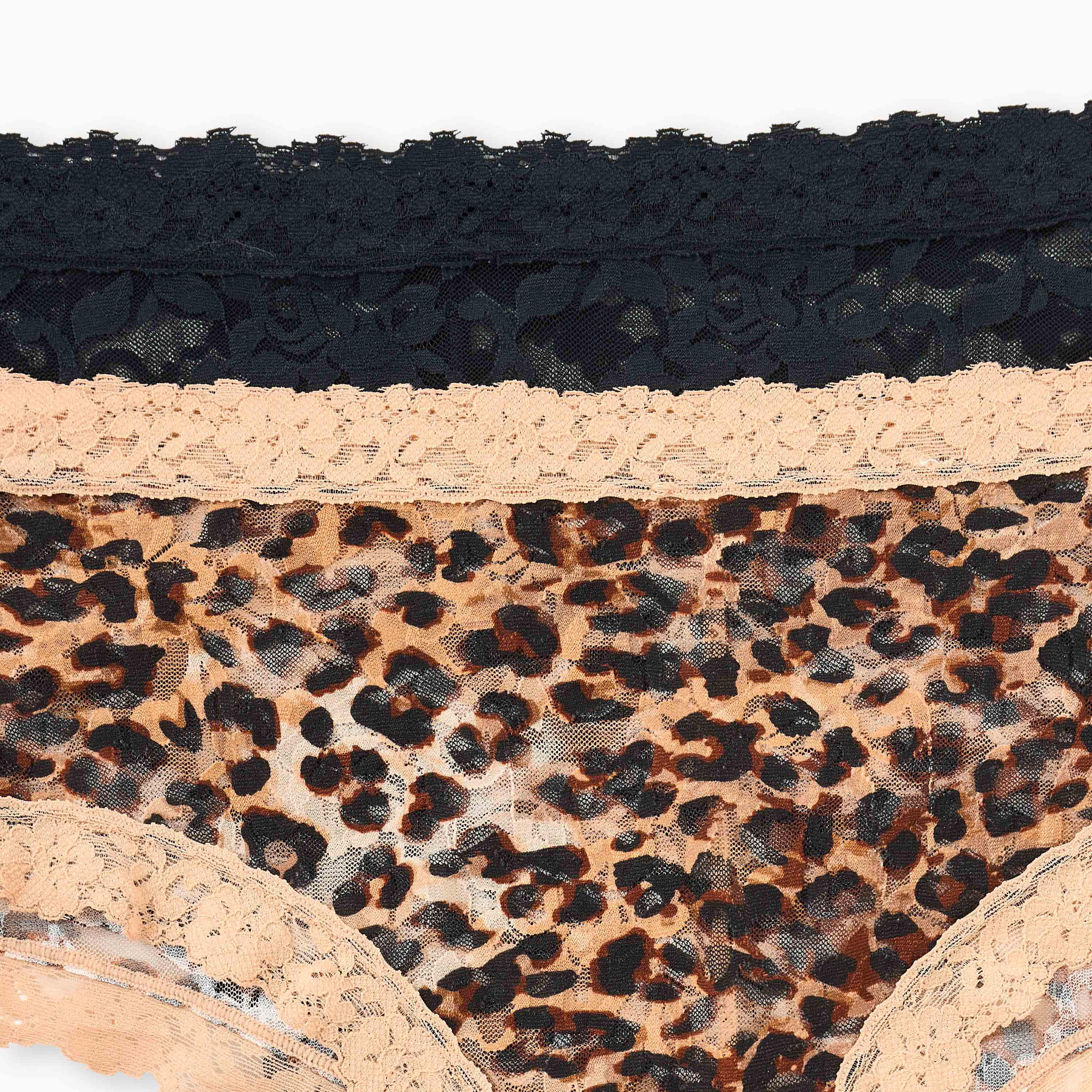 طقم سراويل دانتيل عدد 2-women-clothing-lingerie-panties-image-2
