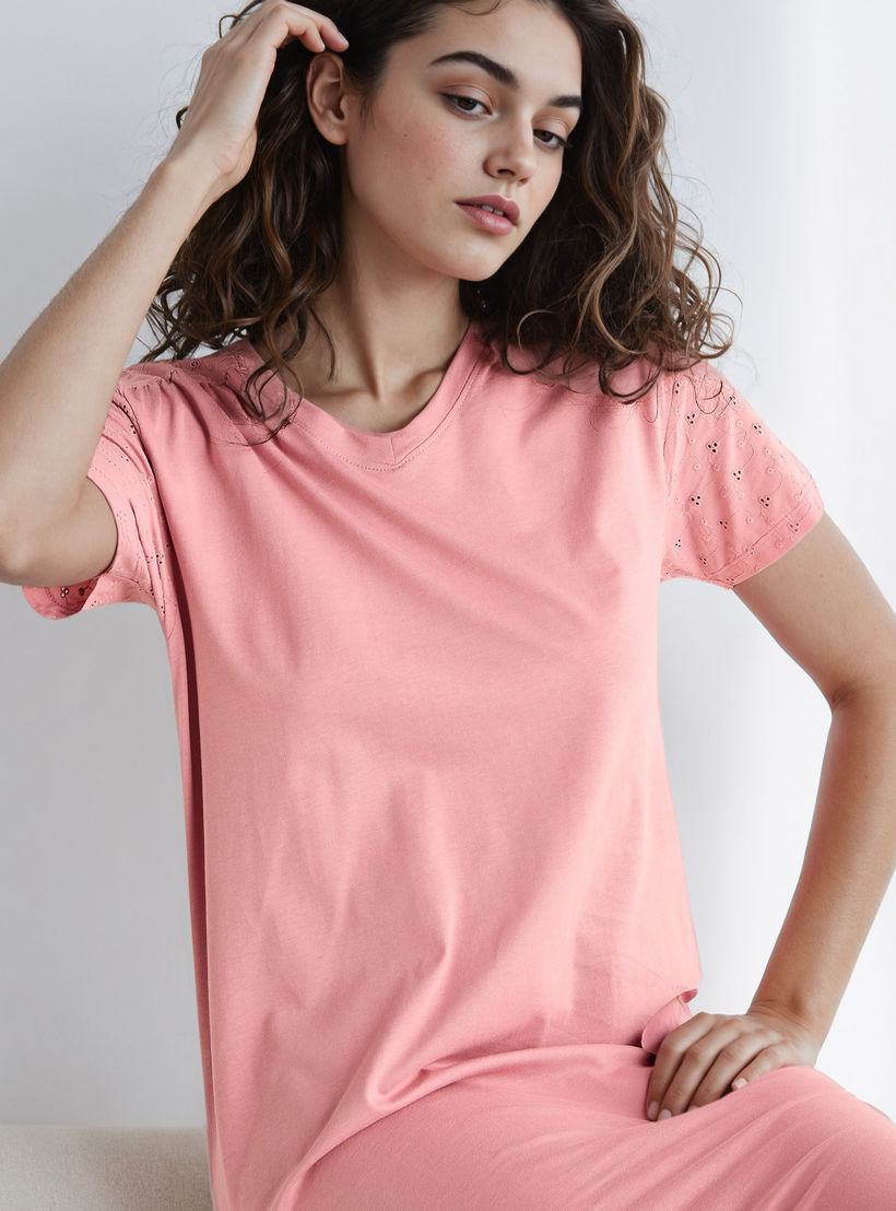 فستان نوم قطن بياقة V وتطريز شيفلي -women-clothing-nightwear-nighties-image-4