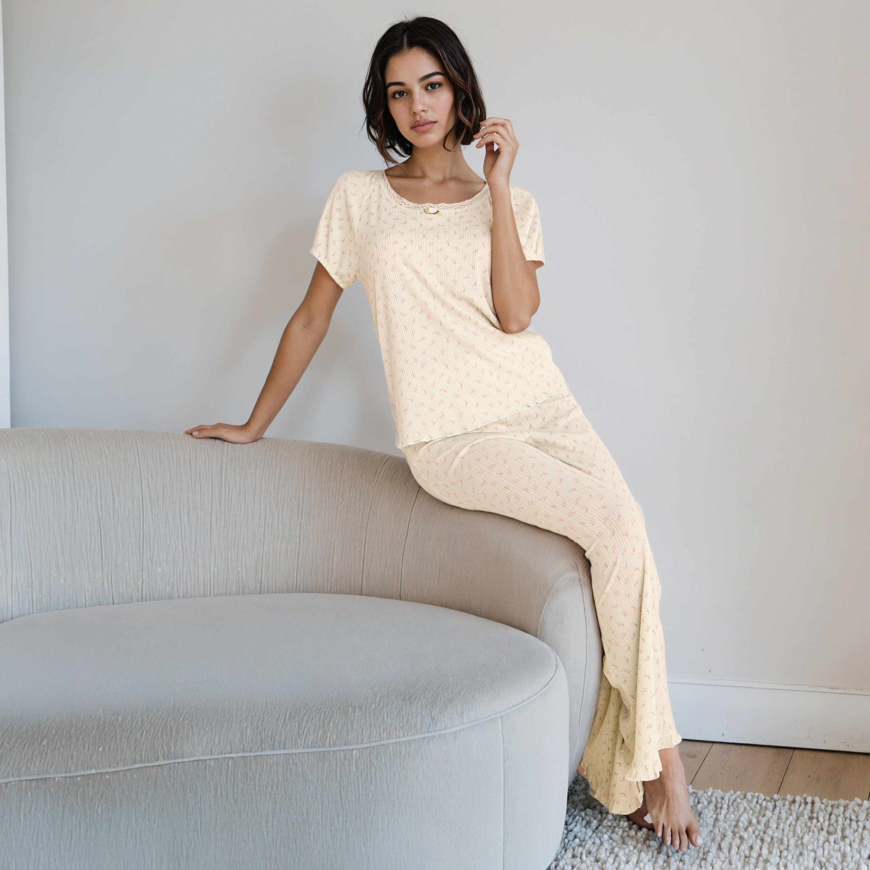 طقم بيجاما بطبعات زهرية-women-clothing-nightwear-pyjamas-longsets-image-1