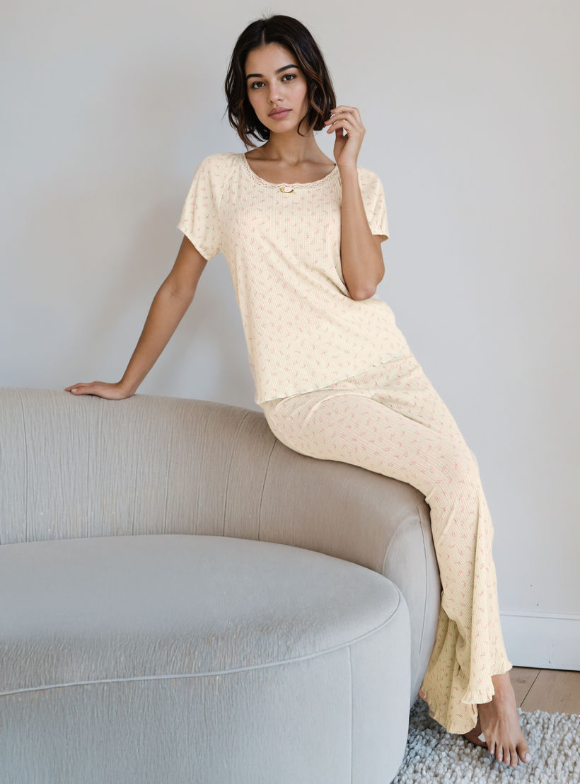 طقم بيجاما بطبعات زهرية-women-clothing-nightwear-pyjamas-longsets-image-1