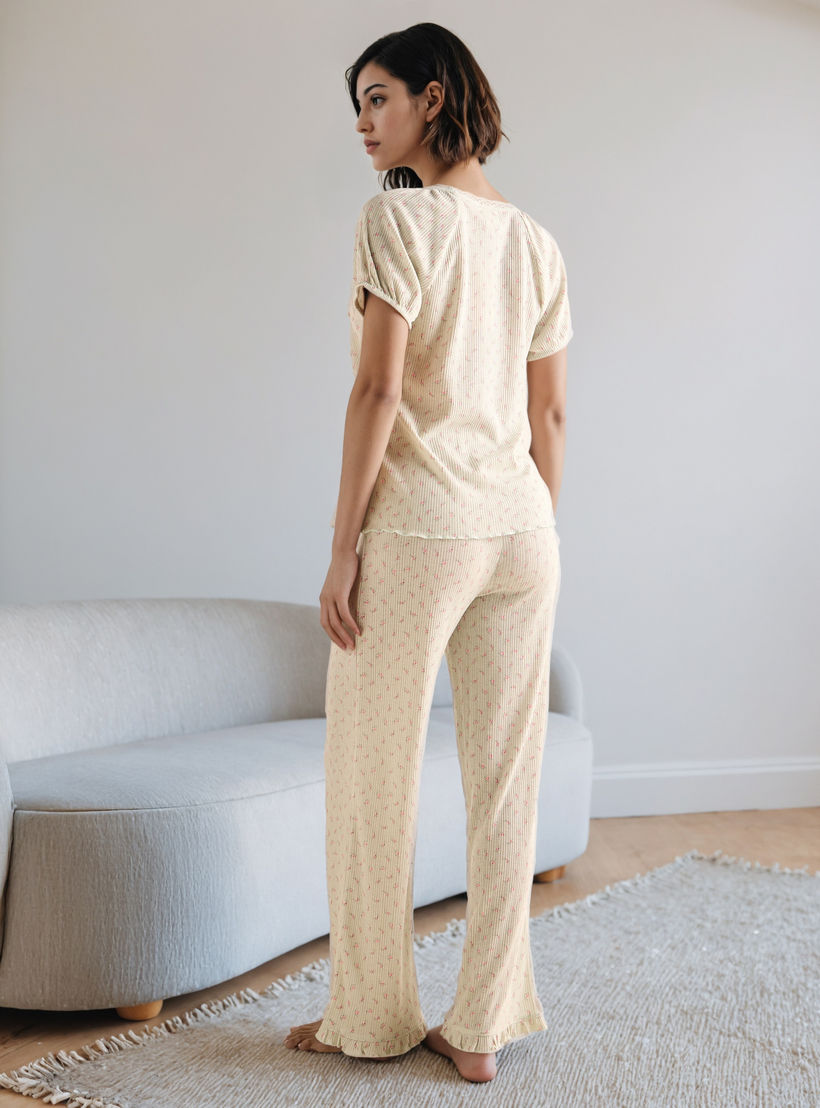 طقم بيجاما بطبعات زهرية-women-clothing-nightwear-pyjamas-longsets-image-3