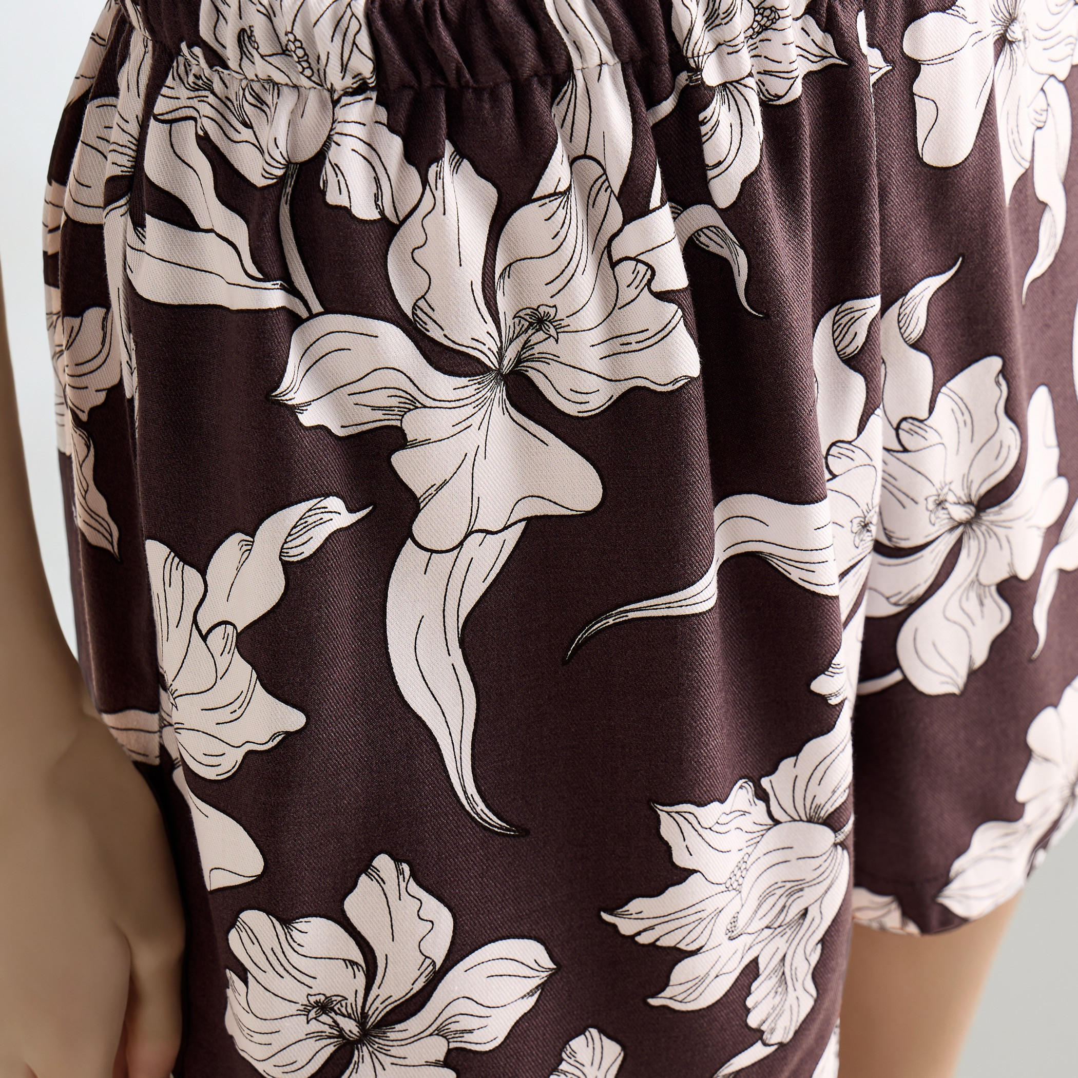 Floral Print Twill Viscose Shorts-women-clothing-nightwear-pyjamas-bottoms-image-4