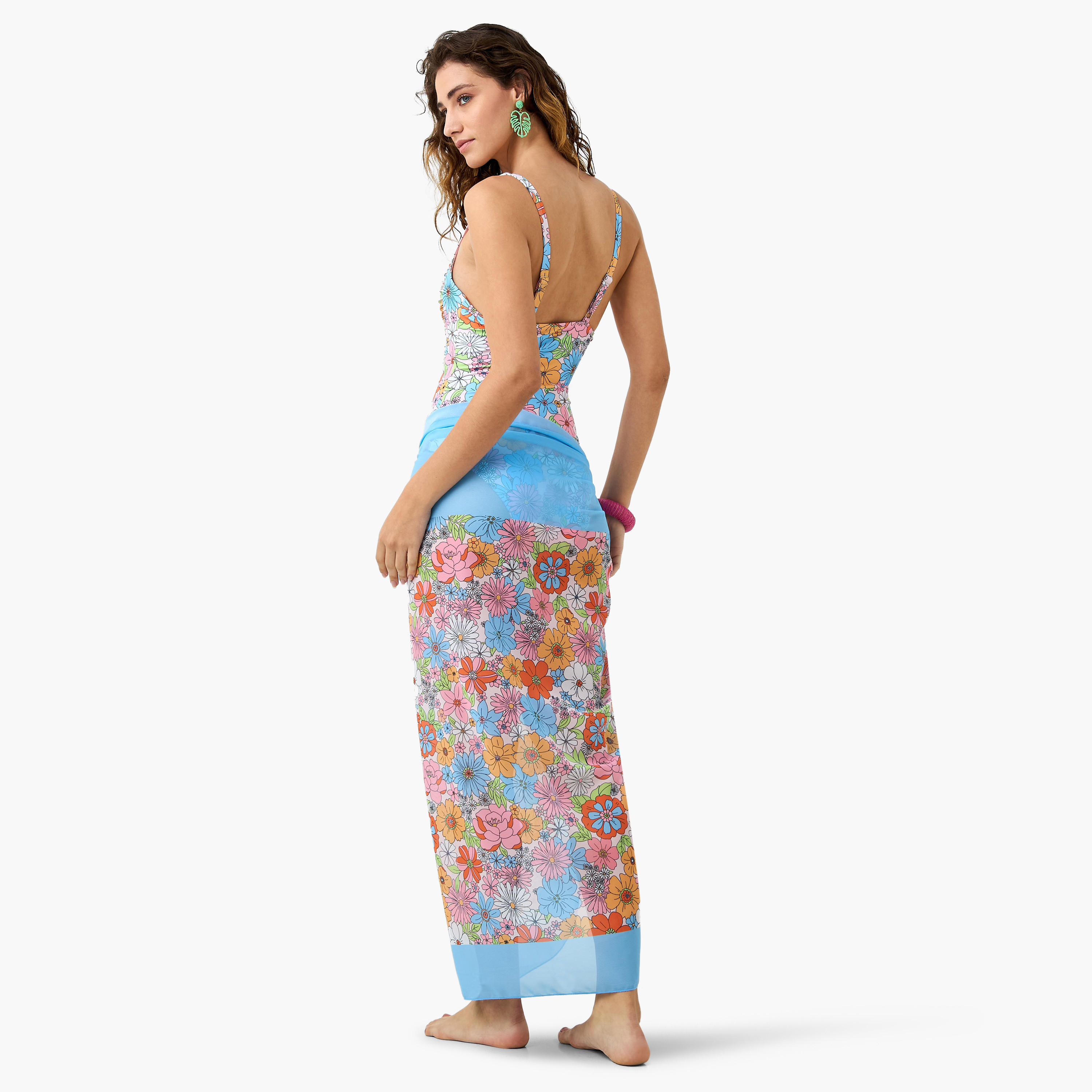 بدلة سباحة بطبعات زهرية وسارونج-women-clothing-swimandbeach-swimsuits-image-2