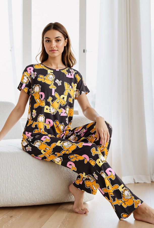 All-Over Garfield Print Pyjama Set-women-image-1