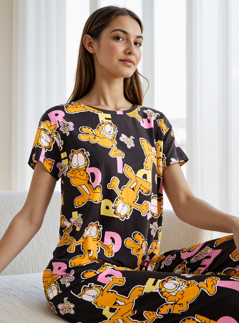 طقم بيجاما بطبعات جارفيلد-women-clothing-nightwear-pyjamas-longsets-image-3