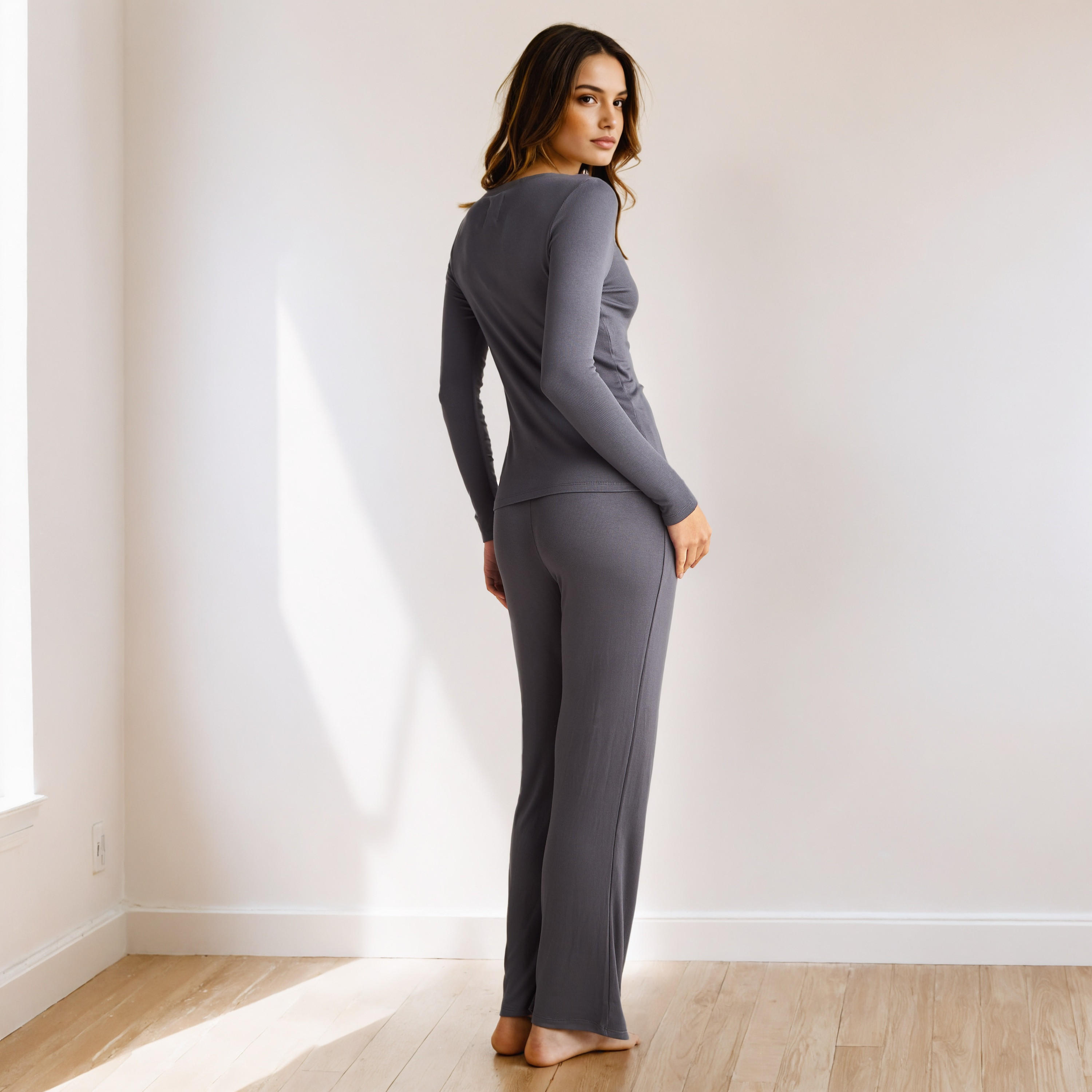 طقم بيجاما بحواف دانتيل-women-clothing-nightwear-pyjamas-longsets-image-4