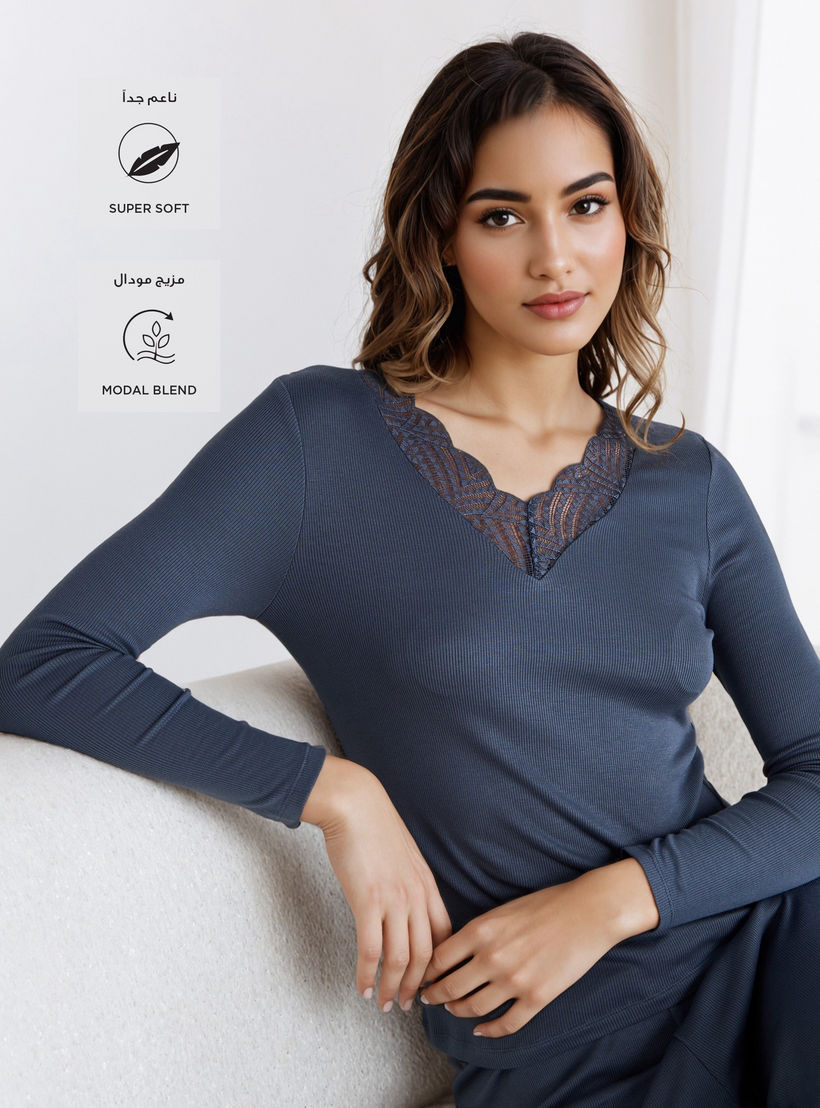 طقم بيجاما بحواف دانتيل-women-clothing-nightwear-pyjamas-longsets-image-5