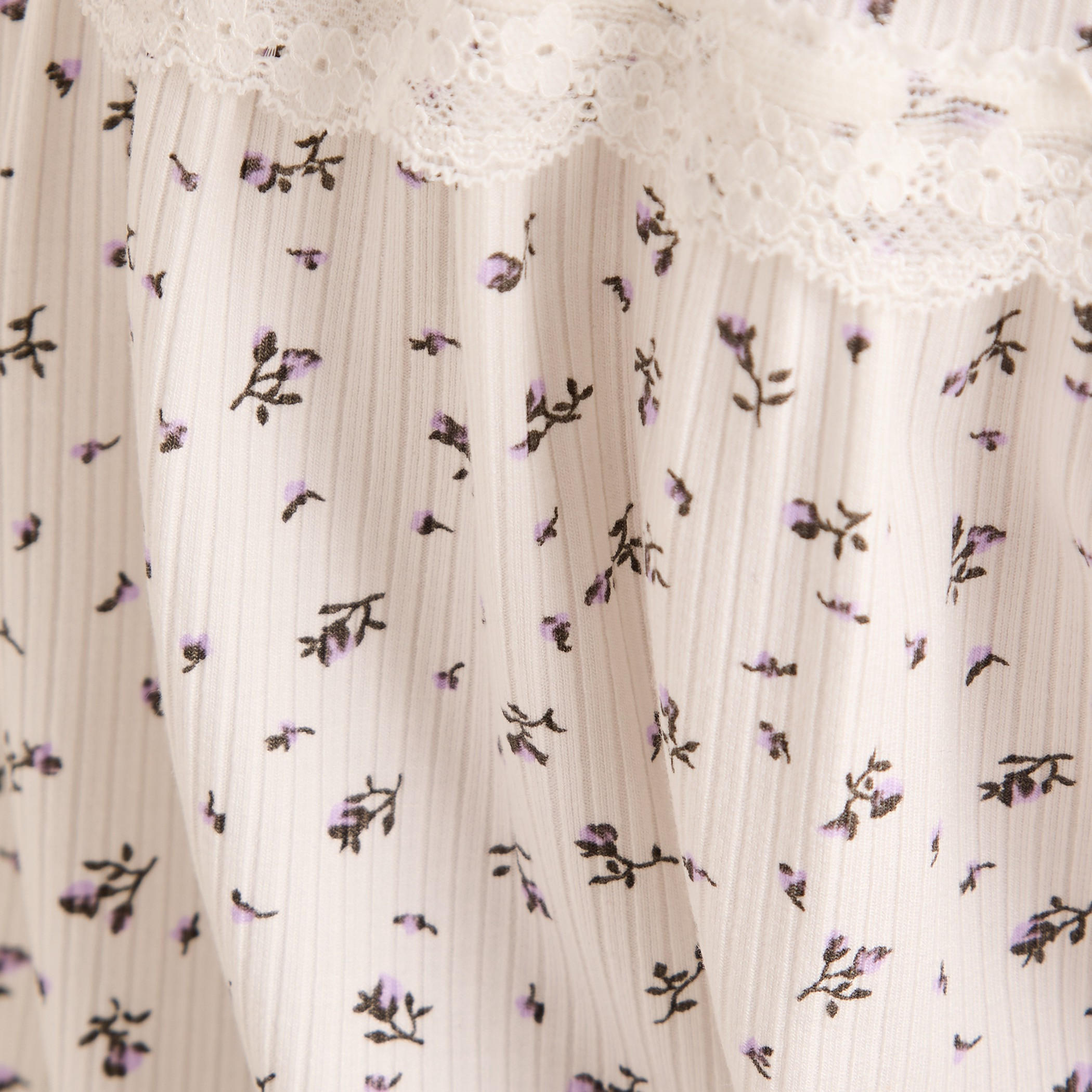 فستان نوم قطن بتفاصيل دانتيل وطبعات-women-clothing-nightwear-nighties-image-5