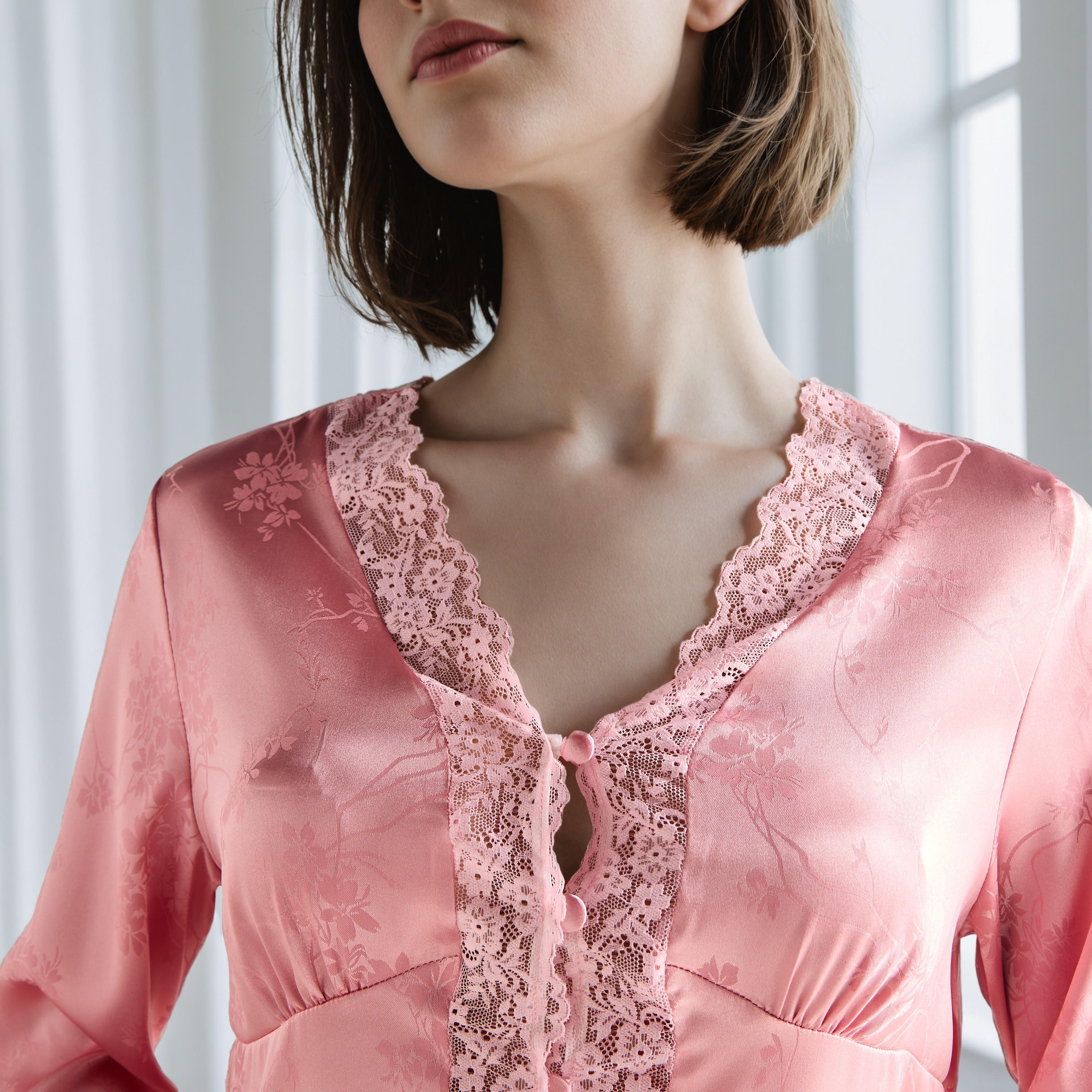 طقم بيجاما فيسكوز جاكار بحواف دانتيل-women-clothing-nightwear-pyjamas-longsets-image-5